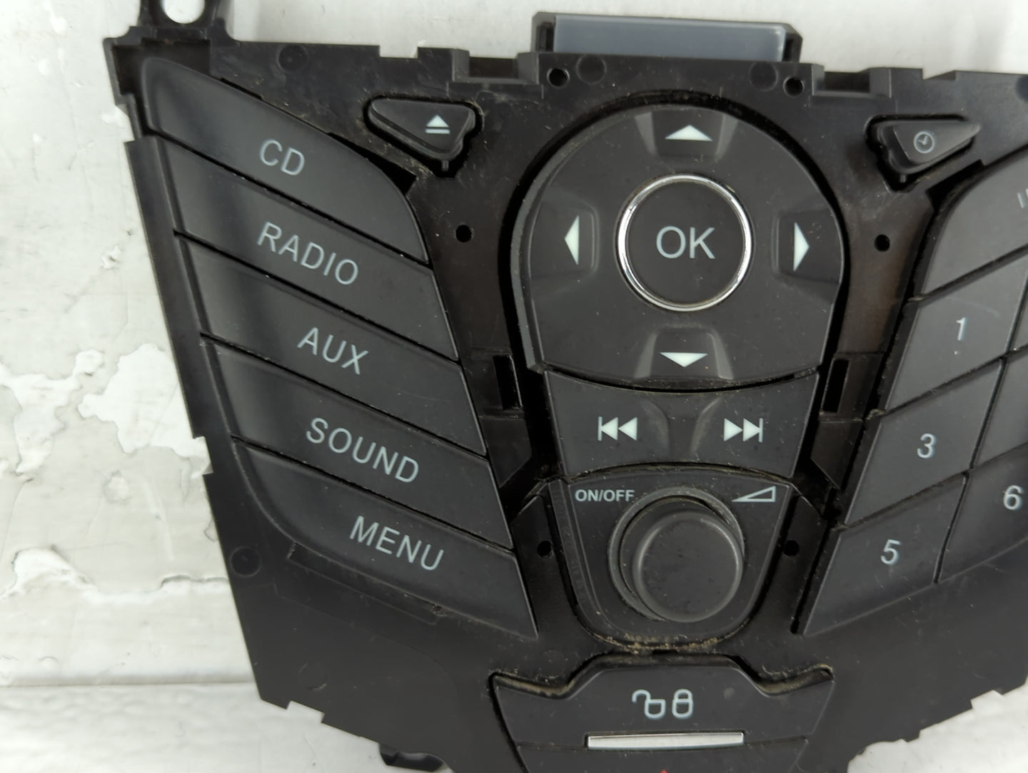 2012-2013 Ford Focus Radio AM FM Cd Player Receiver Replacement Fits Fits 2012 2013 OEM Used Auto Parts - Oemusedautoparts1.com