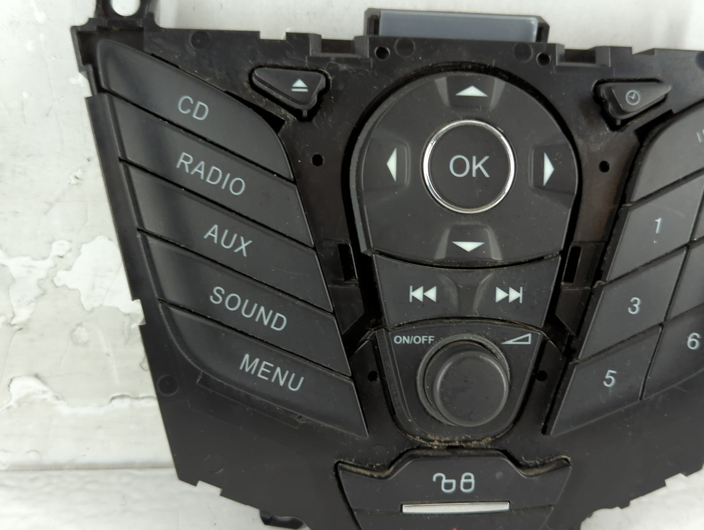 2012-2013 Ford Focus Radio AM FM Cd Player Receiver Replacement Fits Fits 2012 2013 OEM Used Auto Parts - Oemusedautoparts1.com