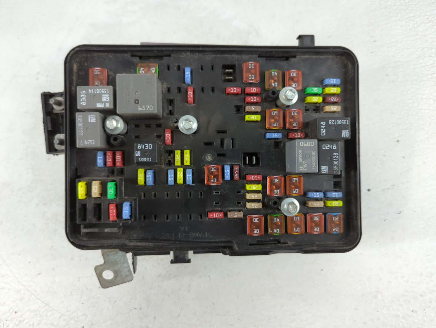 2017 Chevrolet Equinox Fusebox Fuse Box Panel Relay Module P/N:84080470 Fits OEM Used Auto Parts - Oemusedautoparts1.com