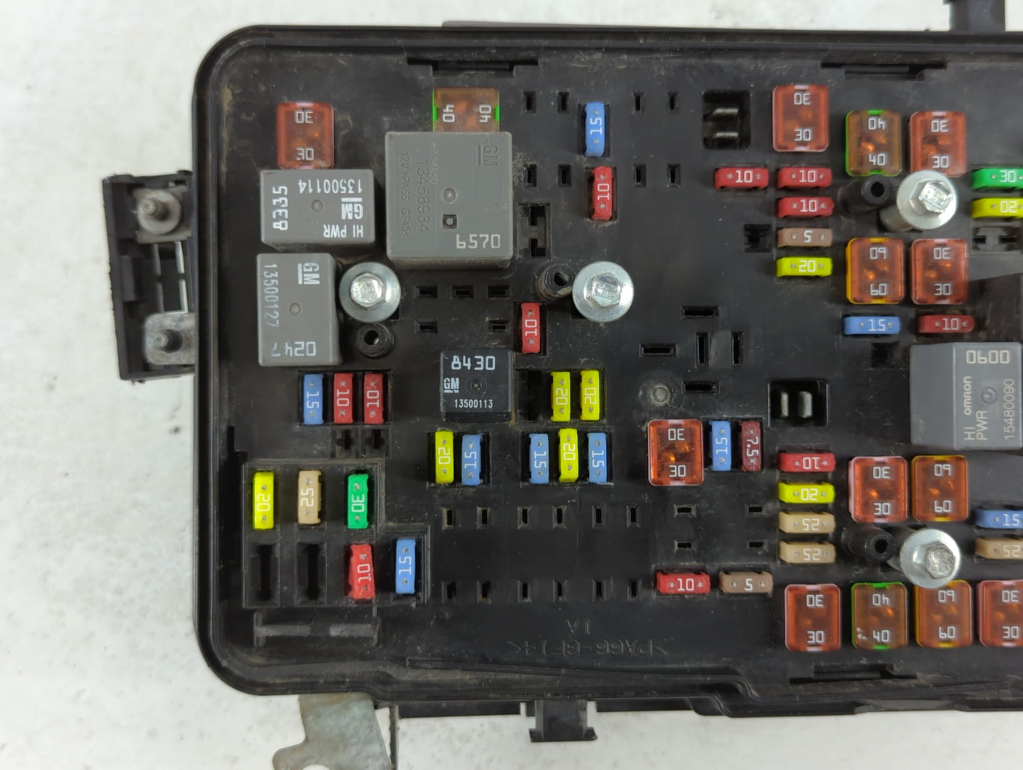 2017 Chevrolet Equinox Fusebox Fuse Box Panel Relay Module P/N:84080470 Fits OEM Used Auto Parts - Oemusedautoparts1.com