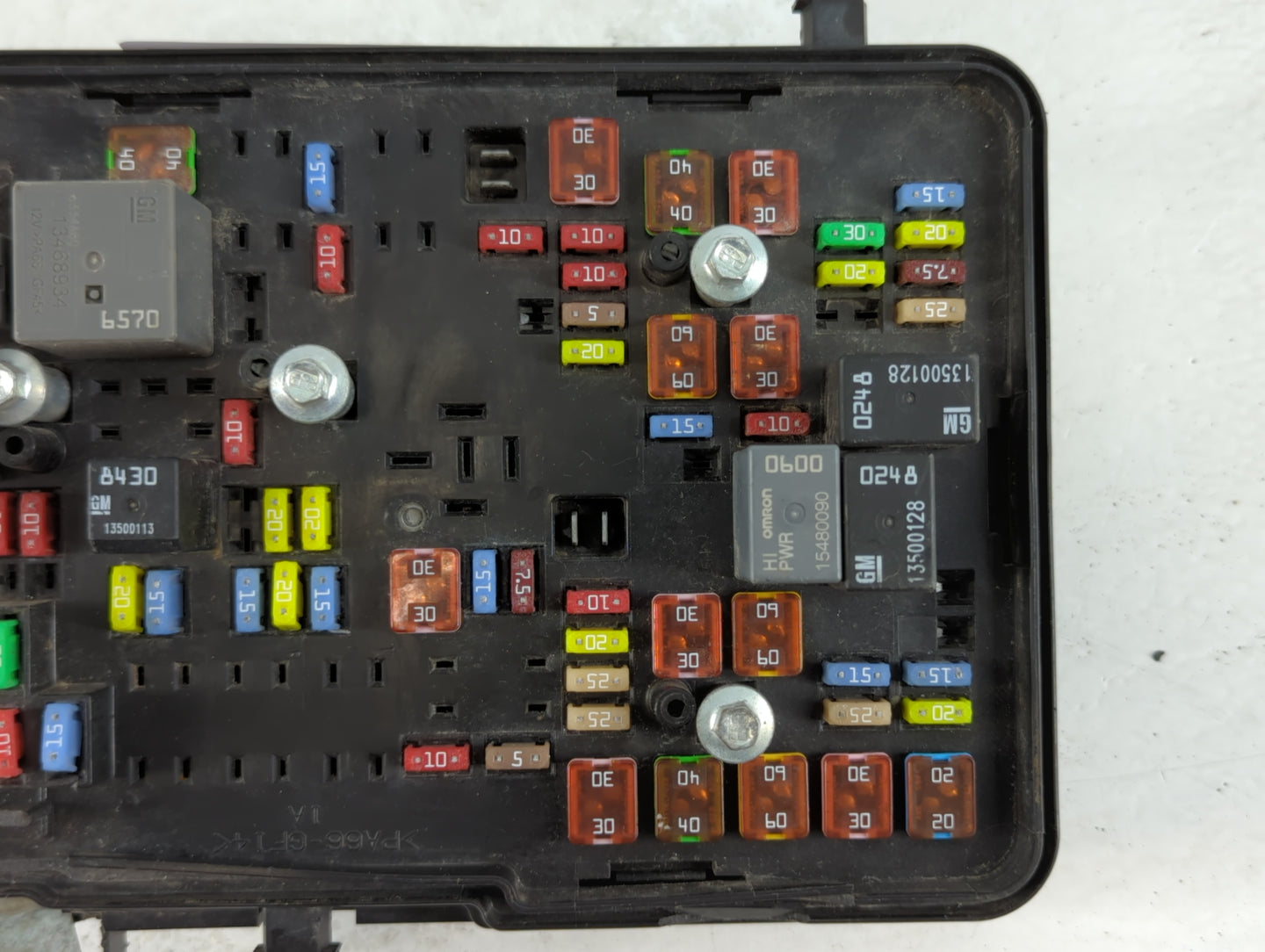 2017 Chevrolet Equinox Fusebox Fuse Box Panel Relay Module P/N:84080470 Fits OEM Used Auto Parts - Oemusedautoparts1.com