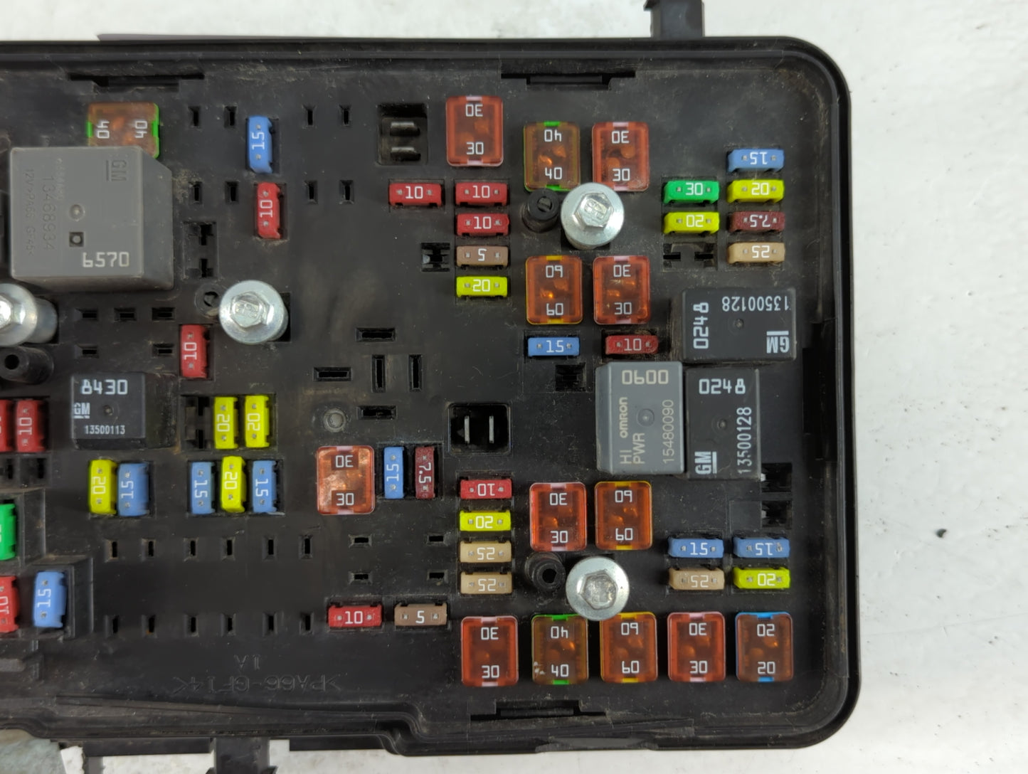 2017 Chevrolet Equinox Fusebox Fuse Box Panel Relay Module P/N:84080470 Fits OEM Used Auto Parts - Oemusedautoparts1.com