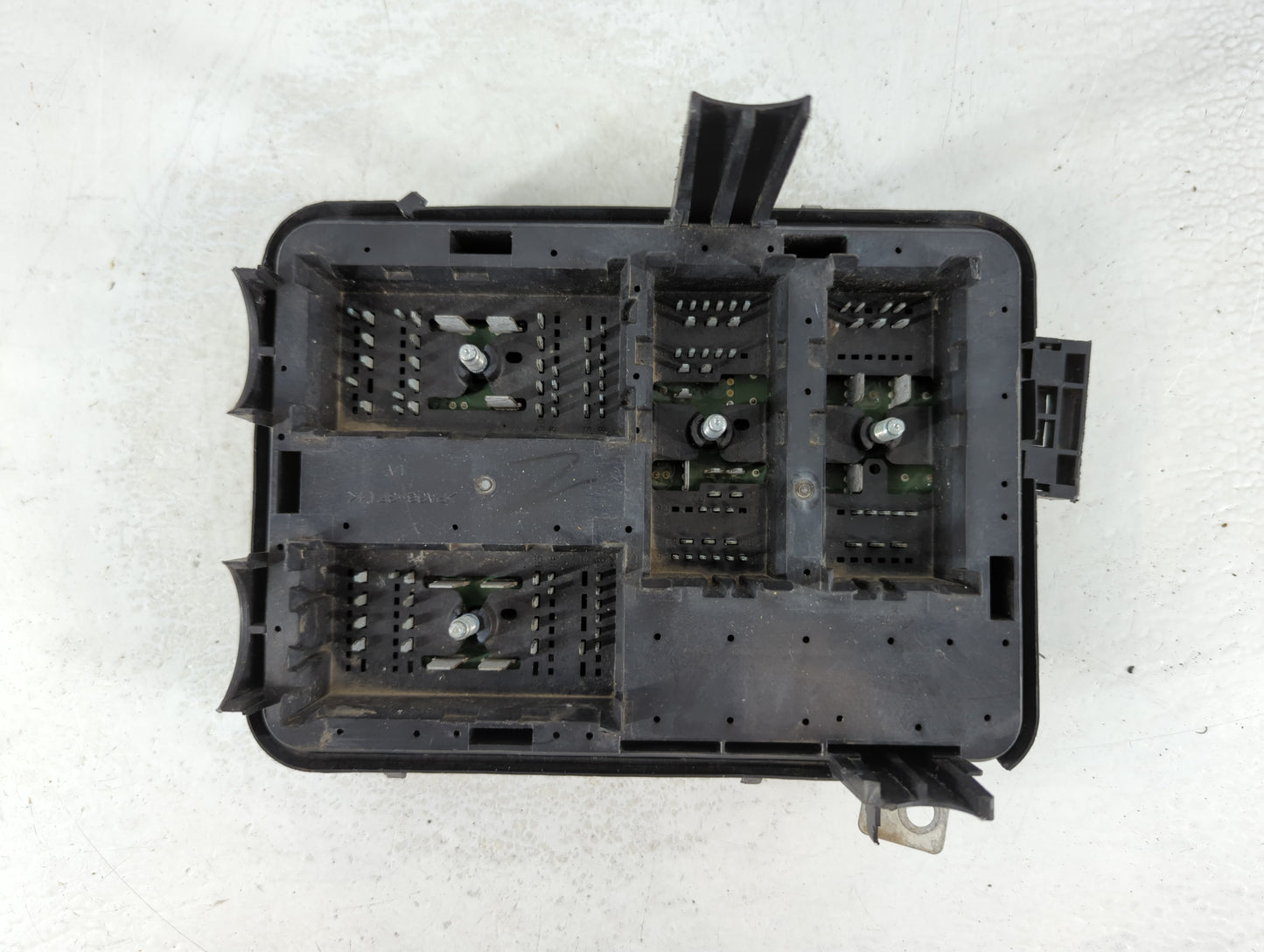 2017 Chevrolet Equinox Fusebox Fuse Box Panel Relay Module P/N:84080470 Fits OEM Used Auto Parts - Oemusedautoparts1.com
