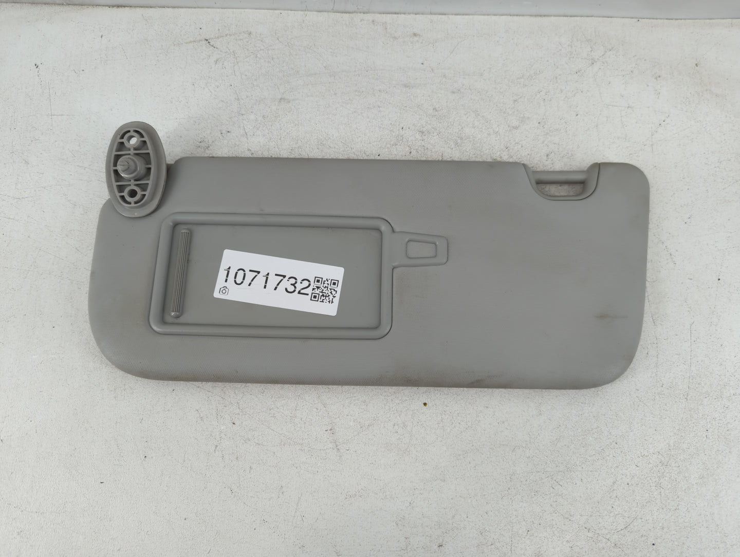 2014-2019 Kia Soul Sun Visor Shade Replacement Driver Left Mirror Fits Fits 2014 2015 2016 2017 2018 2019 OEM Used Auto Parts - Oemusedautoparts1.com