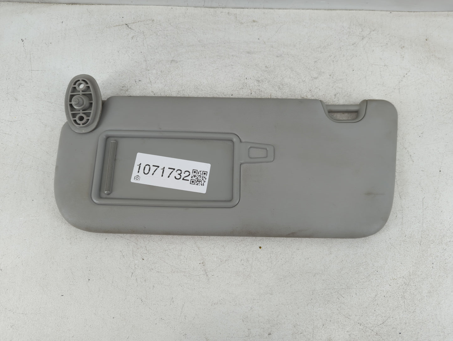 2014-2019 Kia Soul Sun Visor Shade Replacement Driver Left Mirror Fits Fits 2014 2015 2016 2017 2018 2019 OEM Used Auto Parts - Oemusedautoparts1.com