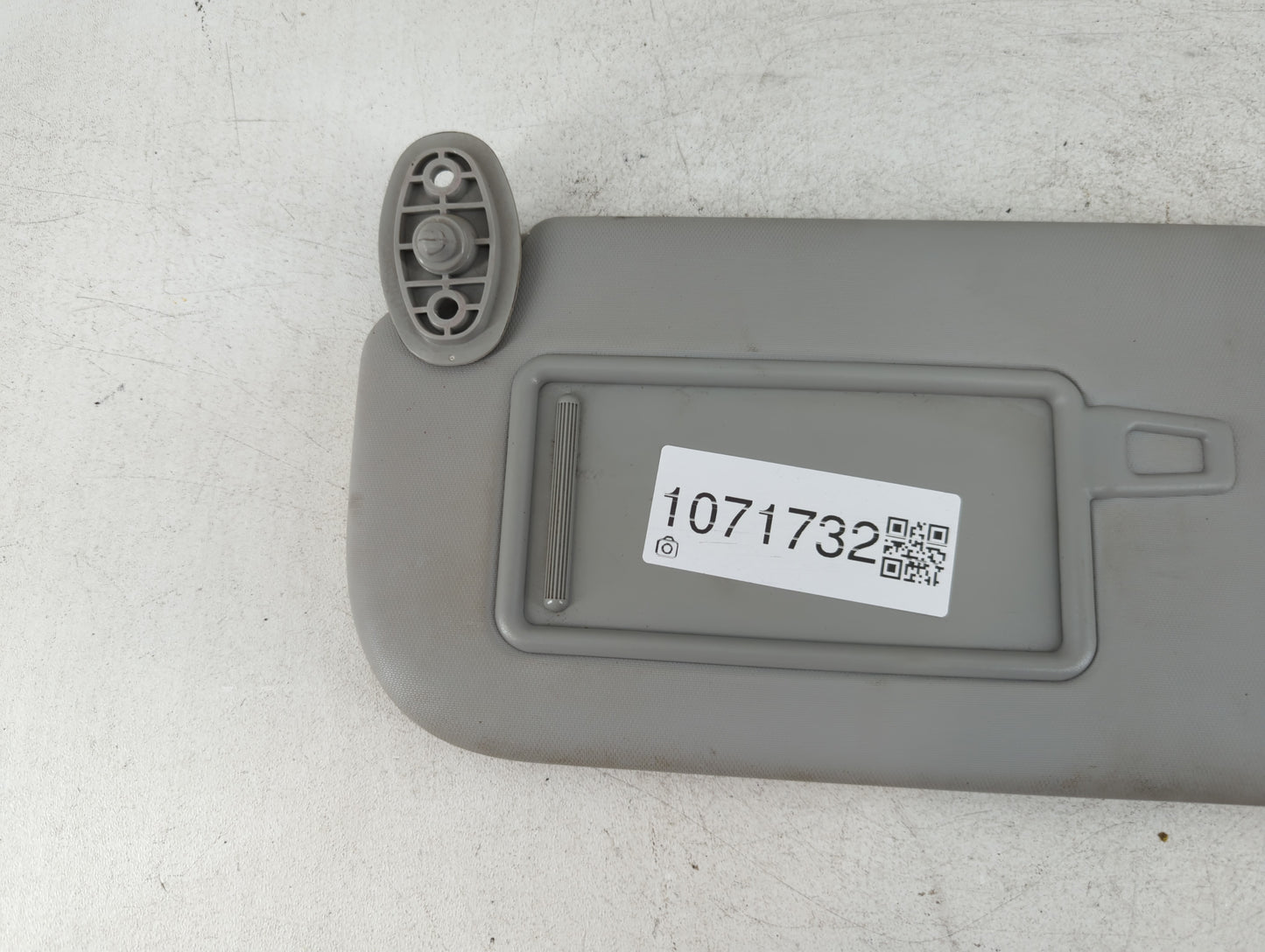 2014-2019 Kia Soul Sun Visor Shade Replacement Driver Left Mirror Fits Fits 2014 2015 2016 2017 2018 2019 OEM Used Auto Parts - Oemusedautoparts1.com