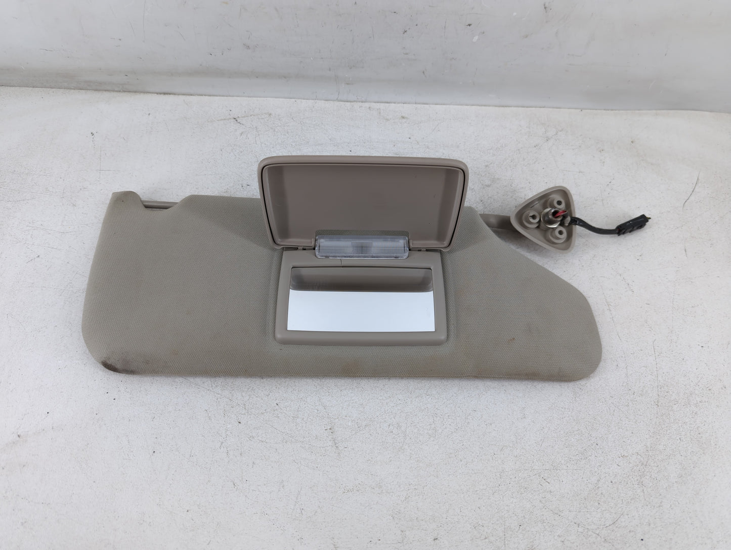 2006-2007 Dodge Charger Sun Visor Shade Replacement Passenger Right Mirror Fits Fits 2005 2006 2007 OEM Used Auto Parts - Oemusedautoparts1.com
