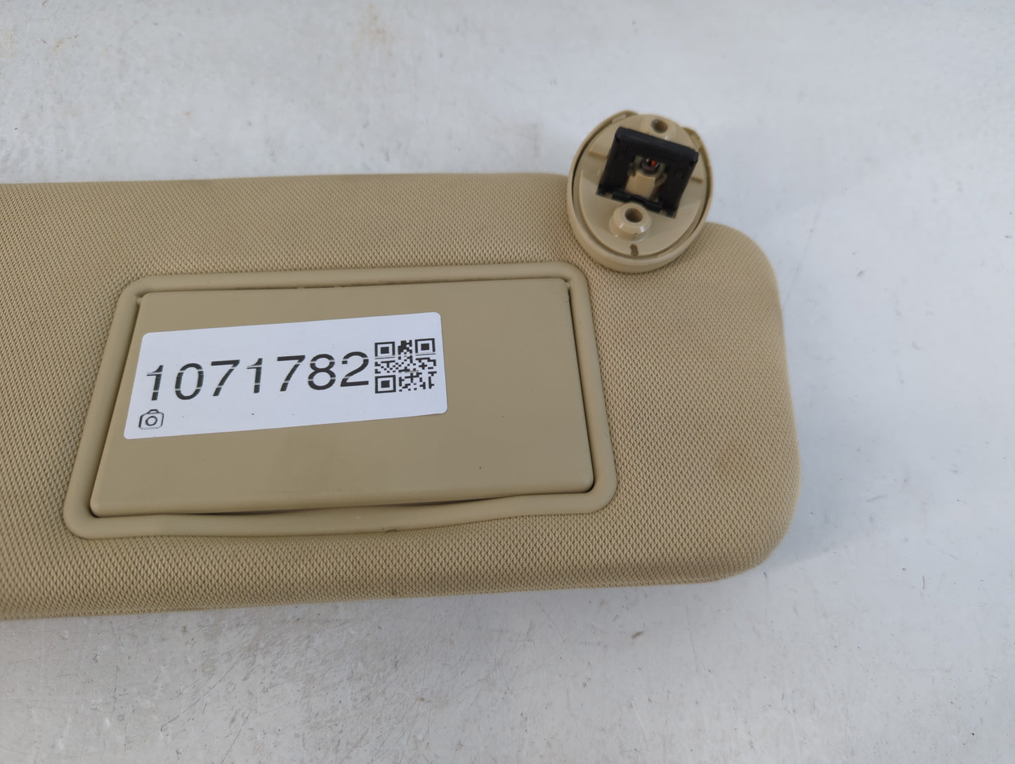 2014-2019 Toyota Highlander Sun Visor Shade Replacement Passenger Right Mirror Fits Fits 2014 2015 2016 2017 2018 2019 OEM Used Auto Parts