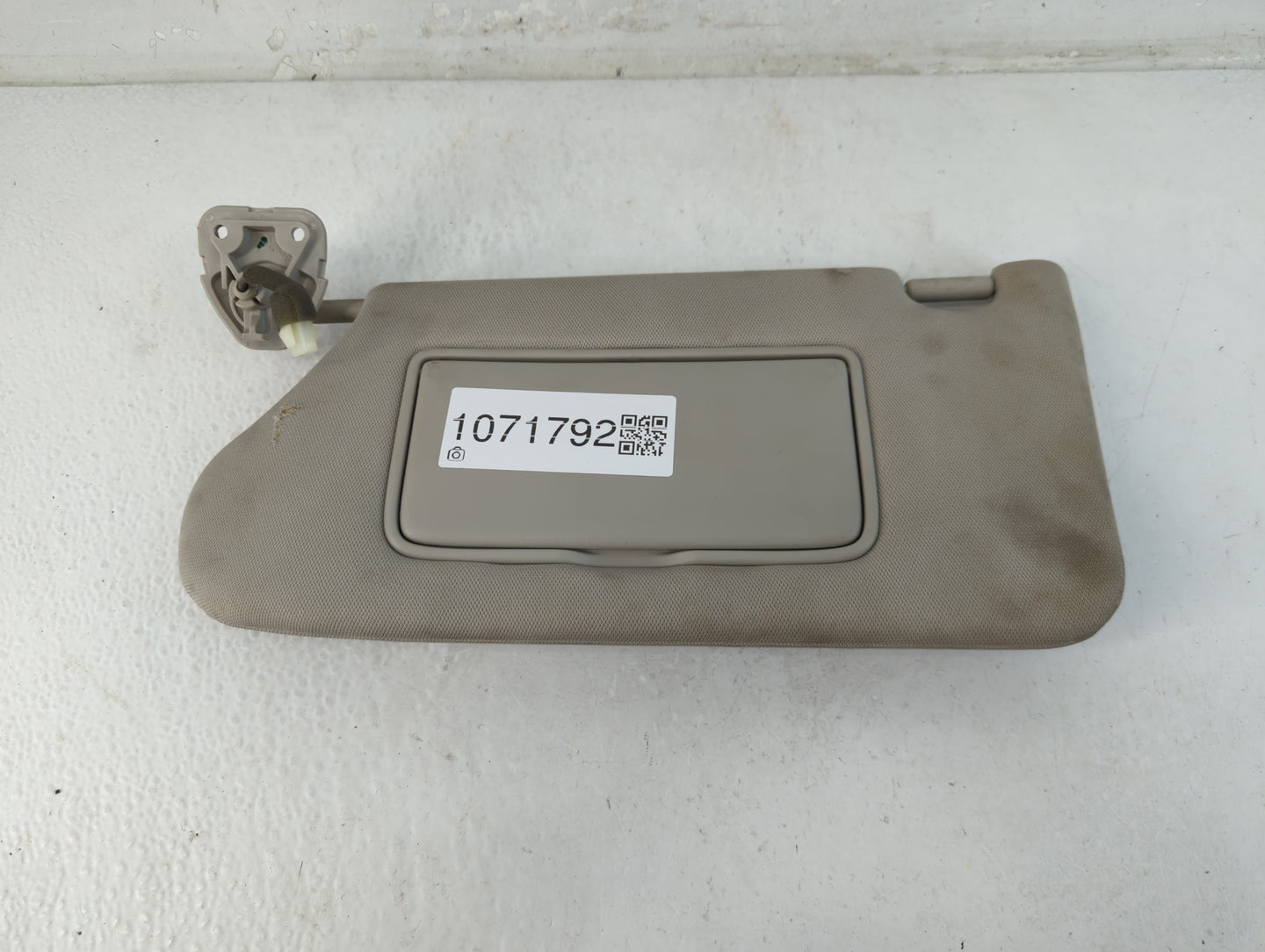 2013-2018 Nissan Altima Sun Visor Shade Replacement Passenger Right Mirror Fits Fits 2013 2014 2015 2016 2017 2018 OEM Used Auto Parts - Oemusedautoparts1.com