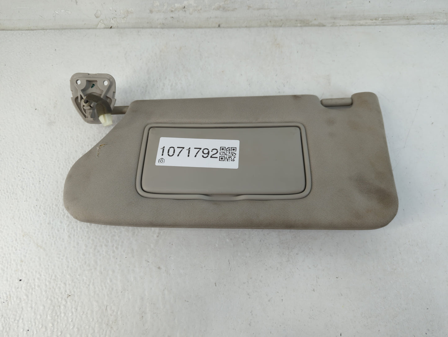 2013-2018 Nissan Altima Sun Visor Shade Replacement Passenger Right Mirror Fits Fits 2013 2014 2015 2016 2017 2018 OEM Used Auto Parts - Oemusedautoparts1.com