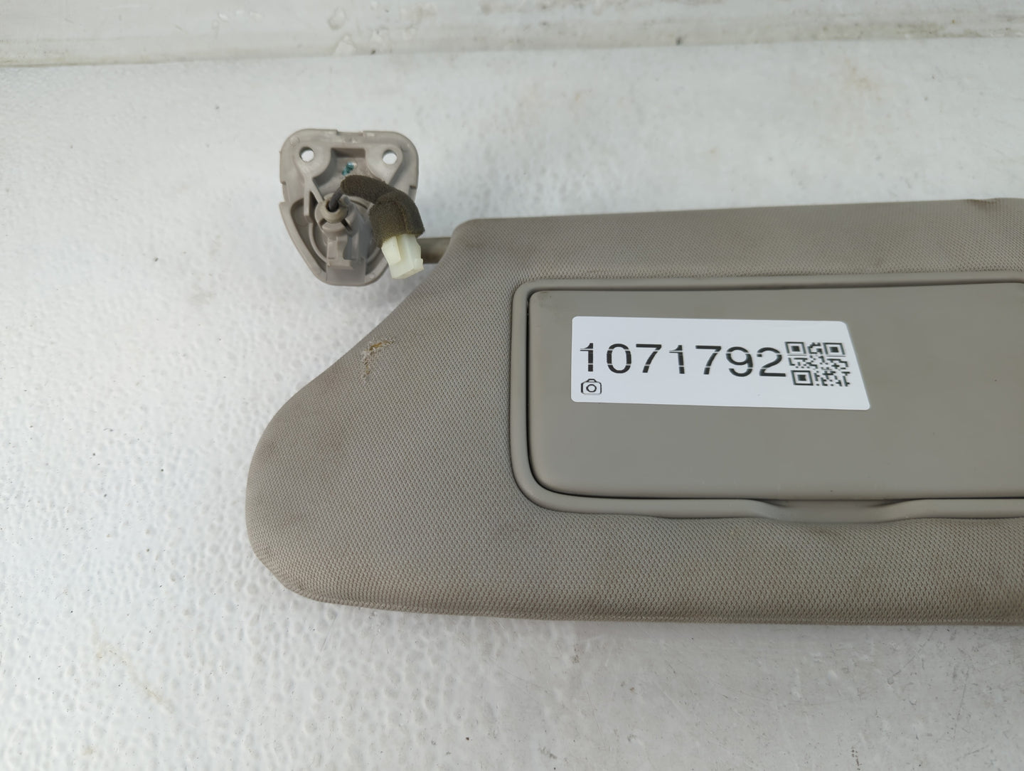 2013-2018 Nissan Altima Sun Visor Shade Replacement Passenger Right Mirror Fits Fits 2013 2014 2015 2016 2017 2018 OEM Used Auto Parts - Oemusedautoparts1.com
