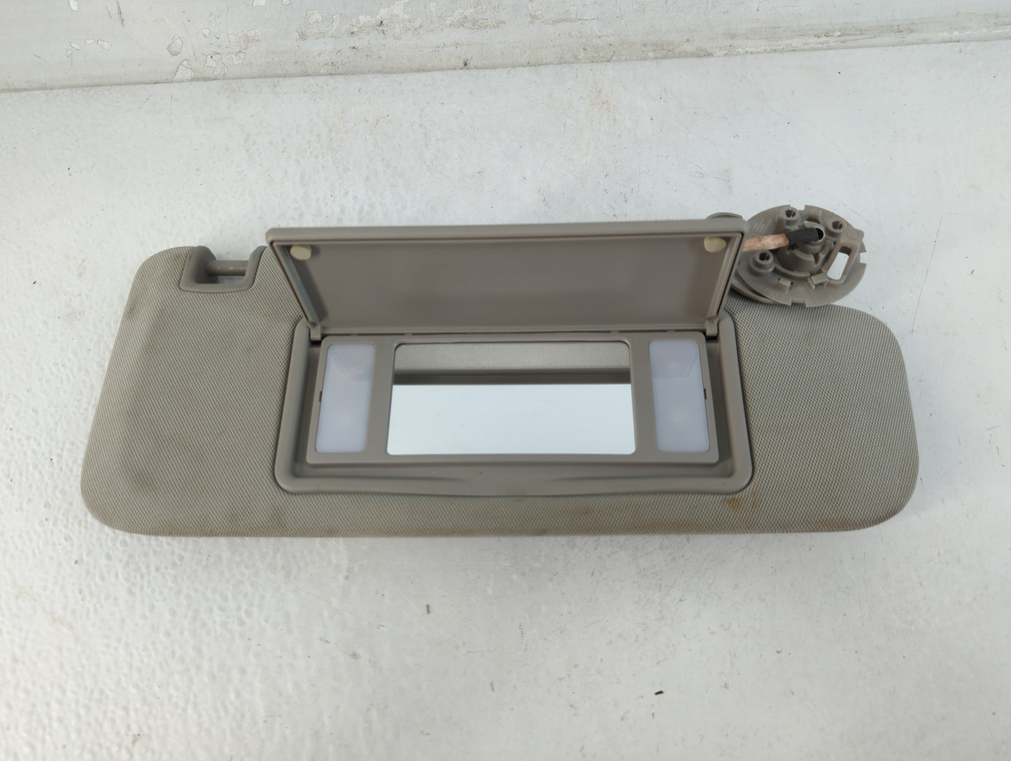 2014-2020 Chevrolet Impala Sun Visor Shade Replacement Passenger Right Mirror Fits Fits 2014 2015 2016 2017 2018 2019 2020 OEM Used Auto Parts