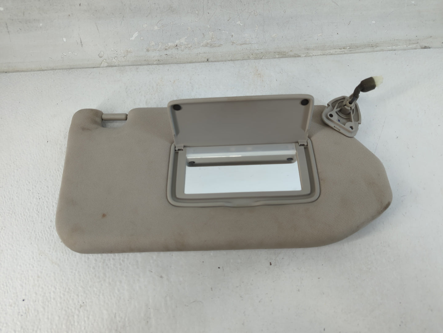 2013-2018 Nissan Pathfinder Sun Visor Shade Replacement Passenger Right Mirror Fits Fits 2013 2014 2015 2016 2017 2018 2019 OEM Used Auto Parts - Oemusedautoparts1.com