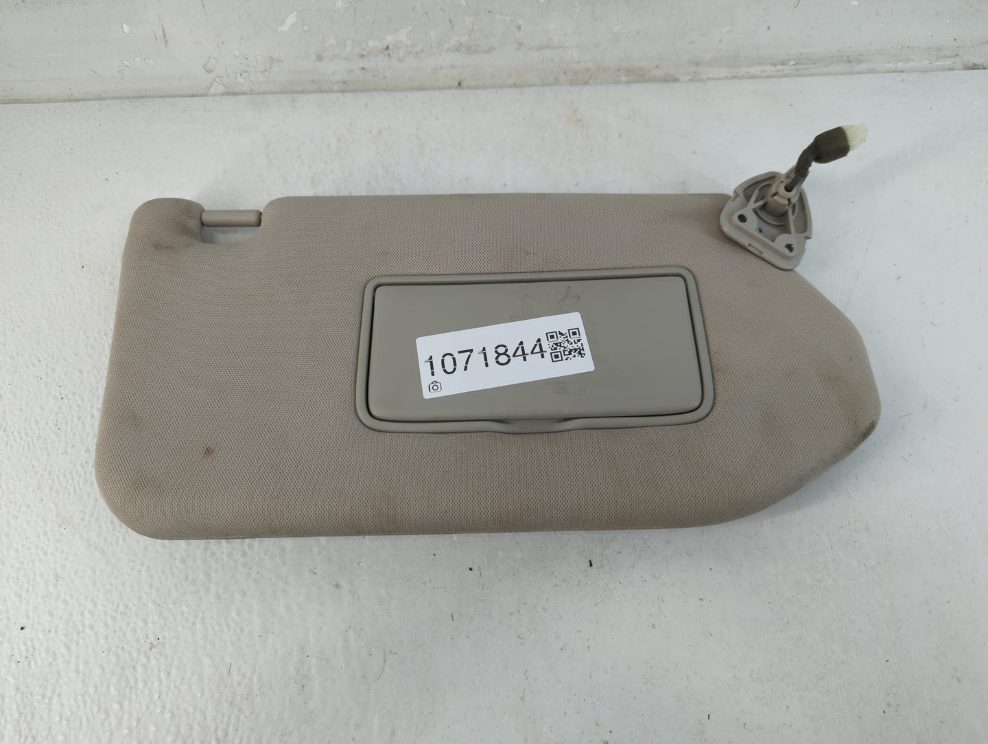 2013-2018 Nissan Pathfinder Sun Visor Shade Replacement Passenger Right Mirror Fits Fits 2013 2014 2015 2016 2017 2018 2019 OEM Used Auto Parts - Oemusedautoparts1.com
