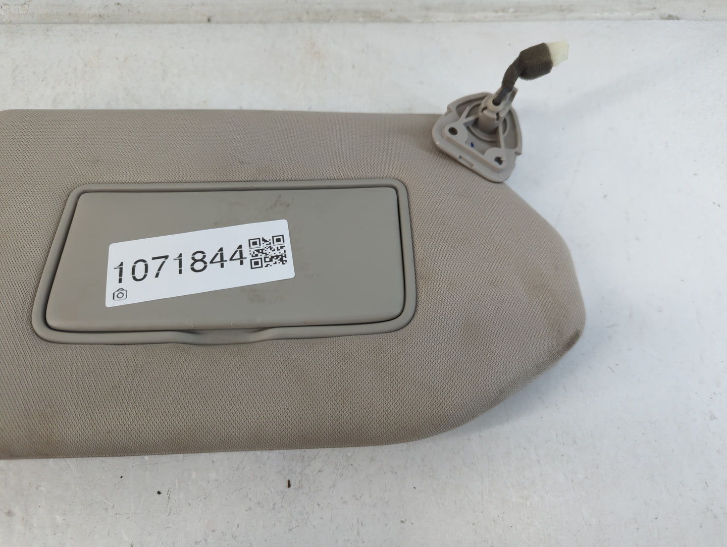 2013-2018 Nissan Pathfinder Sun Visor Shade Replacement Passenger Right Mirror Fits Fits 2013 2014 2015 2016 2017 2018 2019 OEM Used Auto Parts - Oemusedautoparts1.com