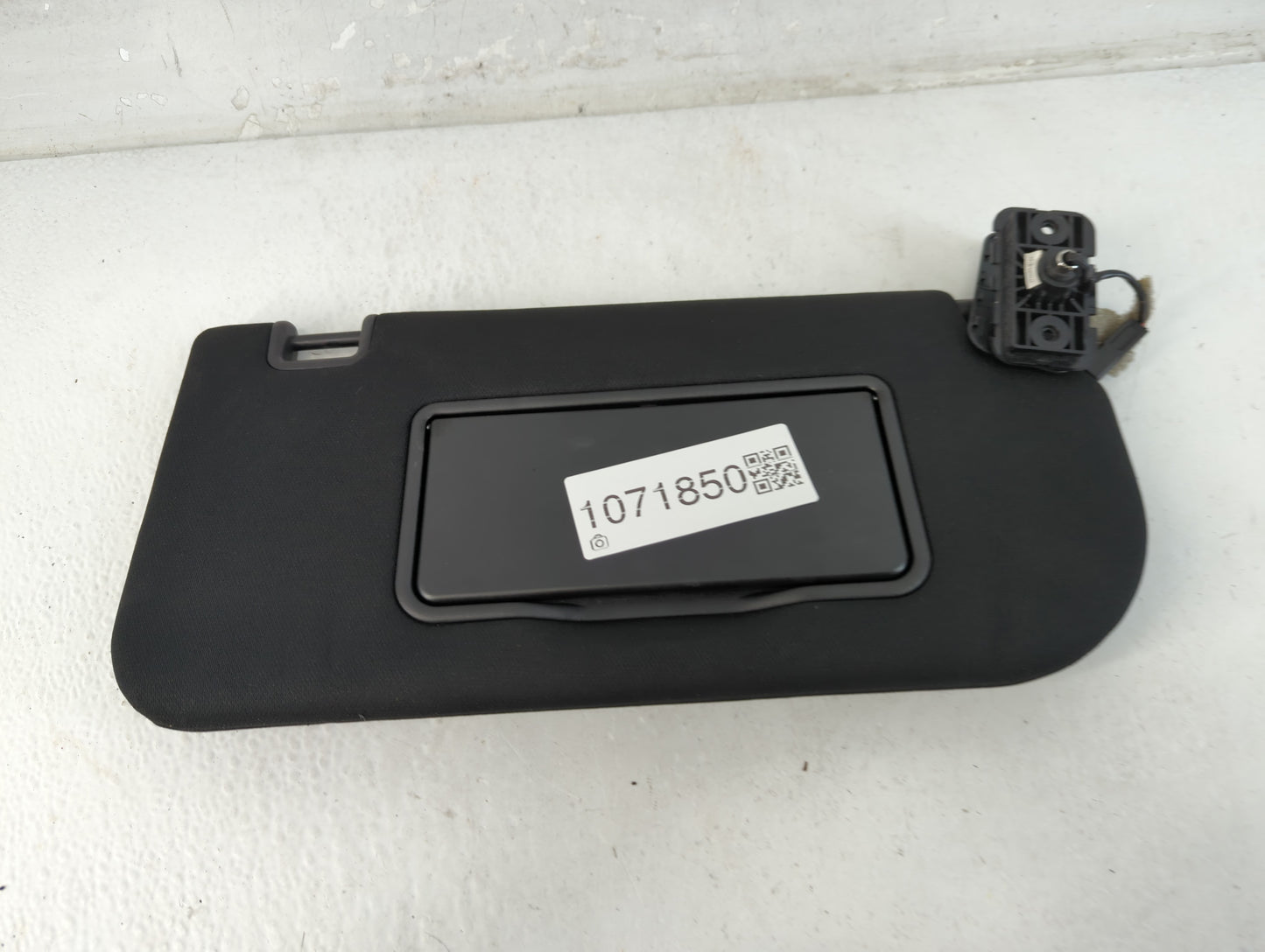 2015-2019 Lincoln Mkc Sun Visor Shade Replacement Passenger Right Mirror Fits Fits 2015 2016 2017 2018 2019 OEM Used Auto Parts