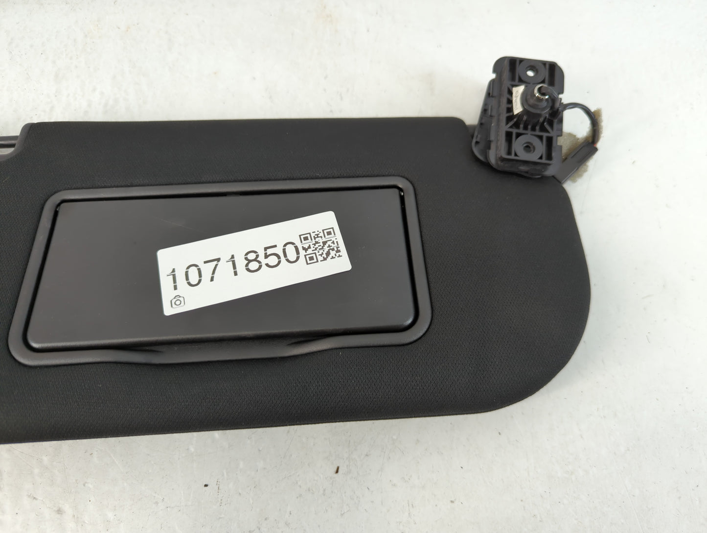 2015-2019 Lincoln Mkc Sun Visor Shade Replacement Passenger Right Mirror Fits Fits 2015 2016 2017 2018 2019 OEM Used Auto Parts