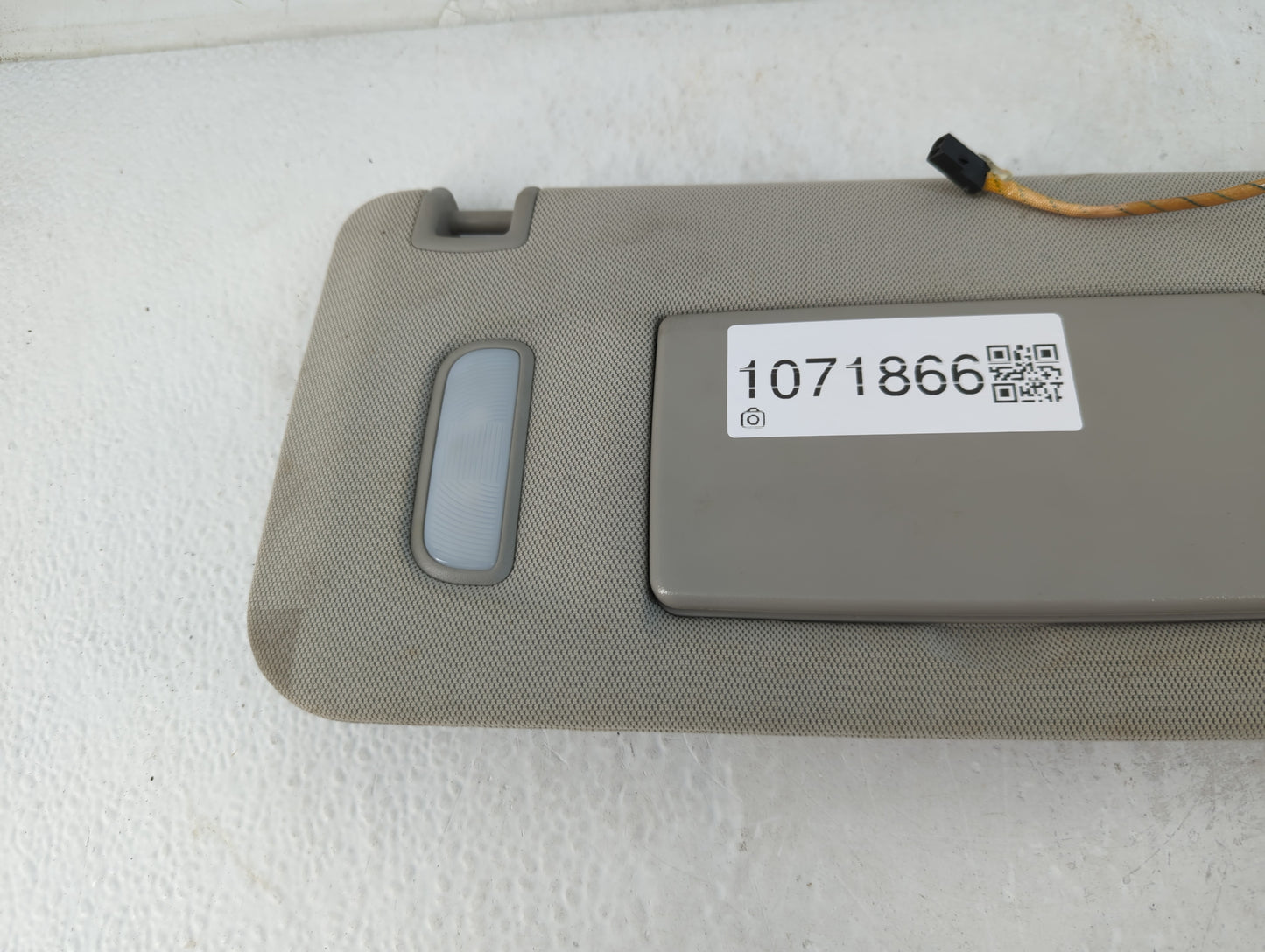 2010-2017 Chevrolet Equinox Sun Visor Shade Replacement Passenger Right Mirror Fits Fits 2010 2011 2012 2013 2014 2015 2016 2017 OEM Used Auto Parts