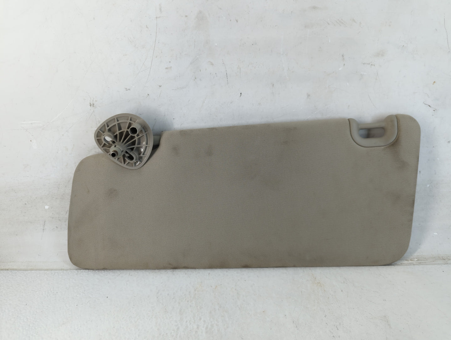 2014 Dodge Ram 1500 Sun Visor Shade Replacement Passenger Right Mirror Fits Fits 2013 2015 2016 2017 2018 2019 2020 2021 2022 OEM Used Auto Parts - Oemusedautoparts1.com