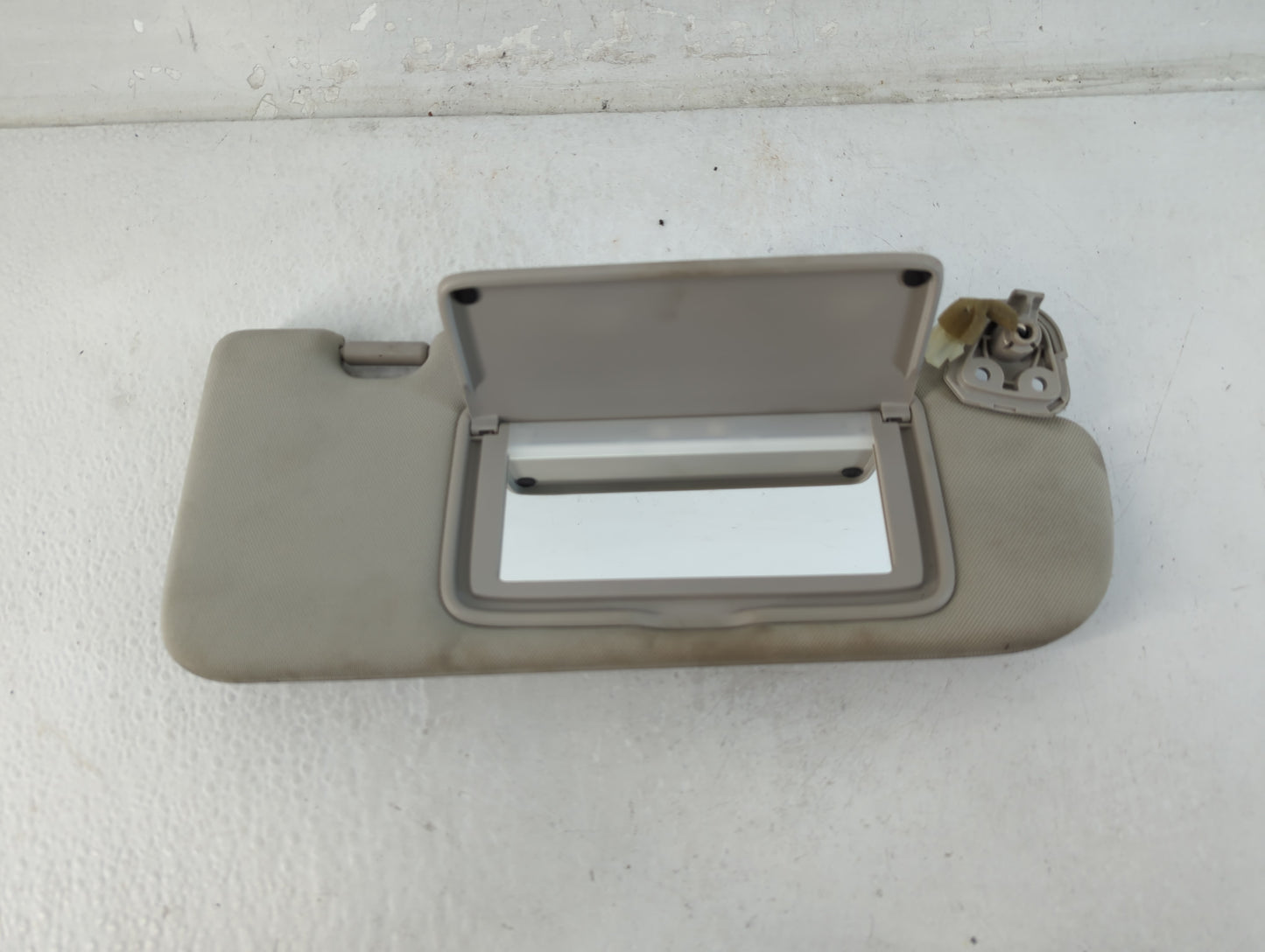 2014-2020 Infiniti Q50 Sun Visor Shade Replacement Passenger Right Mirror Fits Fits 2014 2015 2016 2017 2018 2019 2020 OEM Used Auto Parts - Oemusedautoparts1.com
