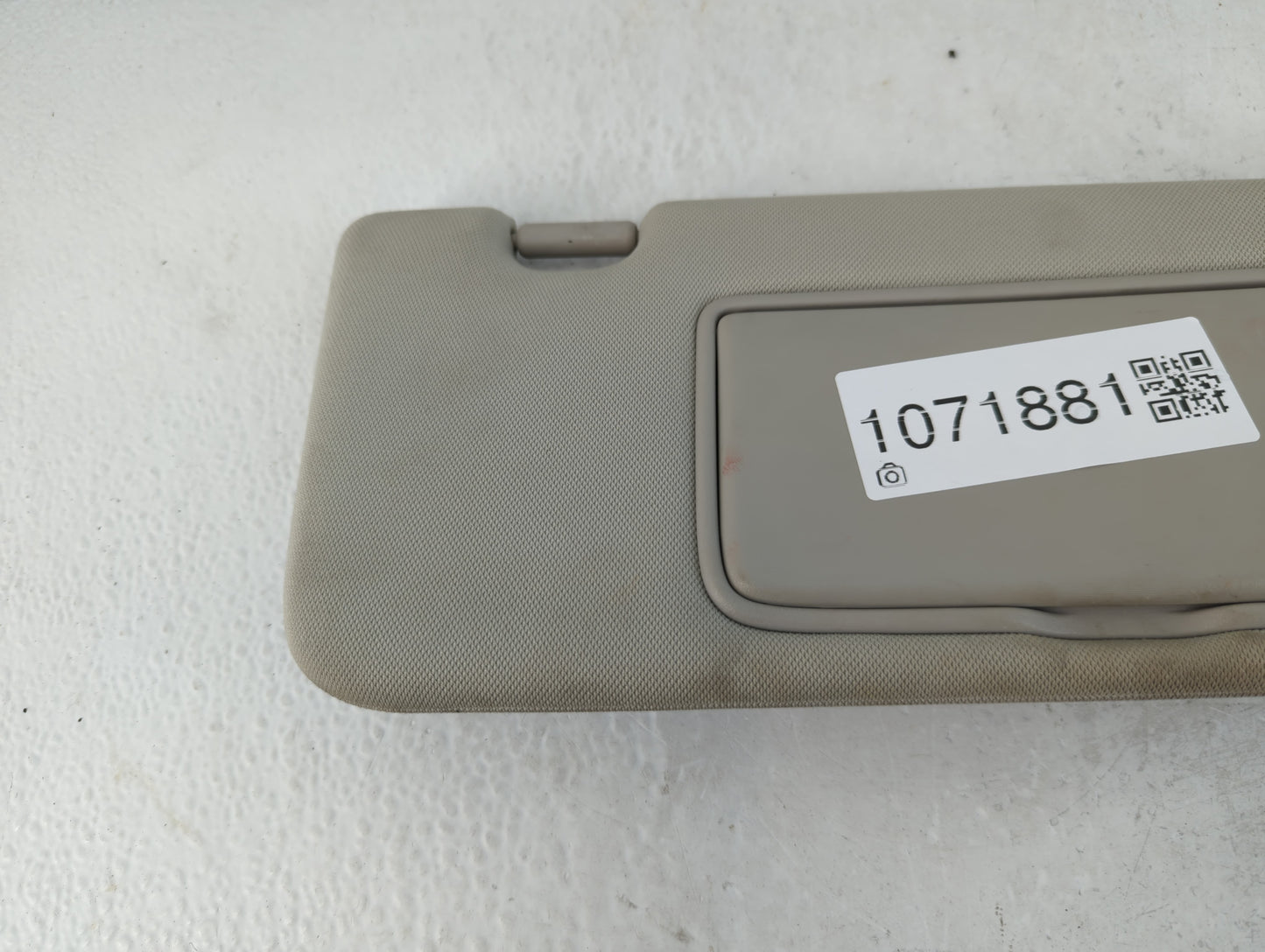 2014-2020 Infiniti Q50 Sun Visor Shade Replacement Passenger Right Mirror Fits Fits 2014 2015 2016 2017 2018 2019 2020 OEM Used Auto Parts - Oemusedautoparts1.com