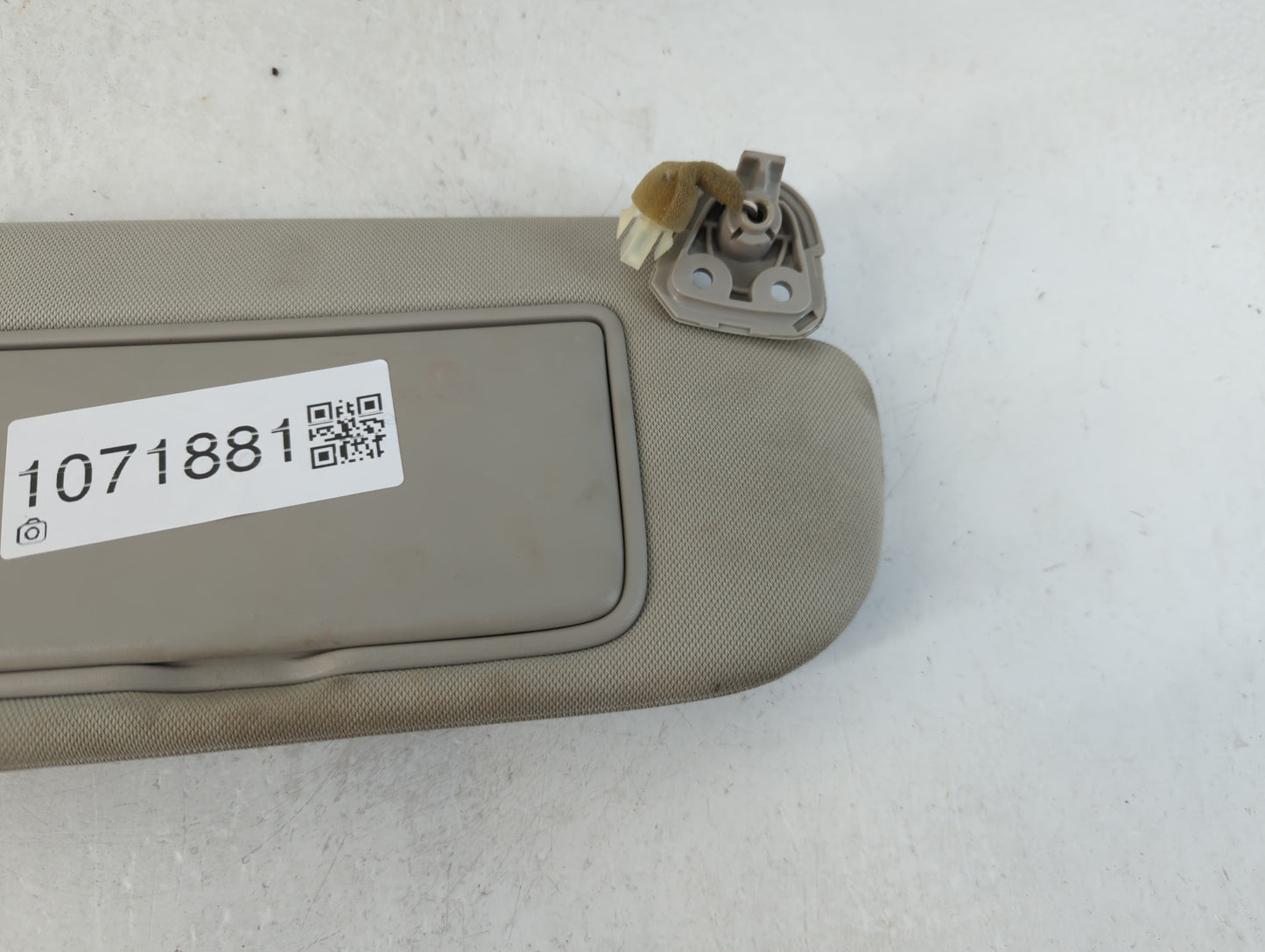 2014-2020 Infiniti Q50 Sun Visor Shade Replacement Passenger Right Mirror Fits Fits 2014 2015 2016 2017 2018 2019 2020 OEM Used Auto Parts - Oemusedautoparts1.com