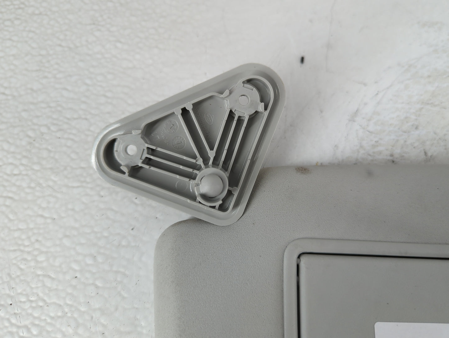 2019 Land Rover Discovery Sun Visor Shade Replacement Driver Left Mirror Fits OEM Used Auto Parts