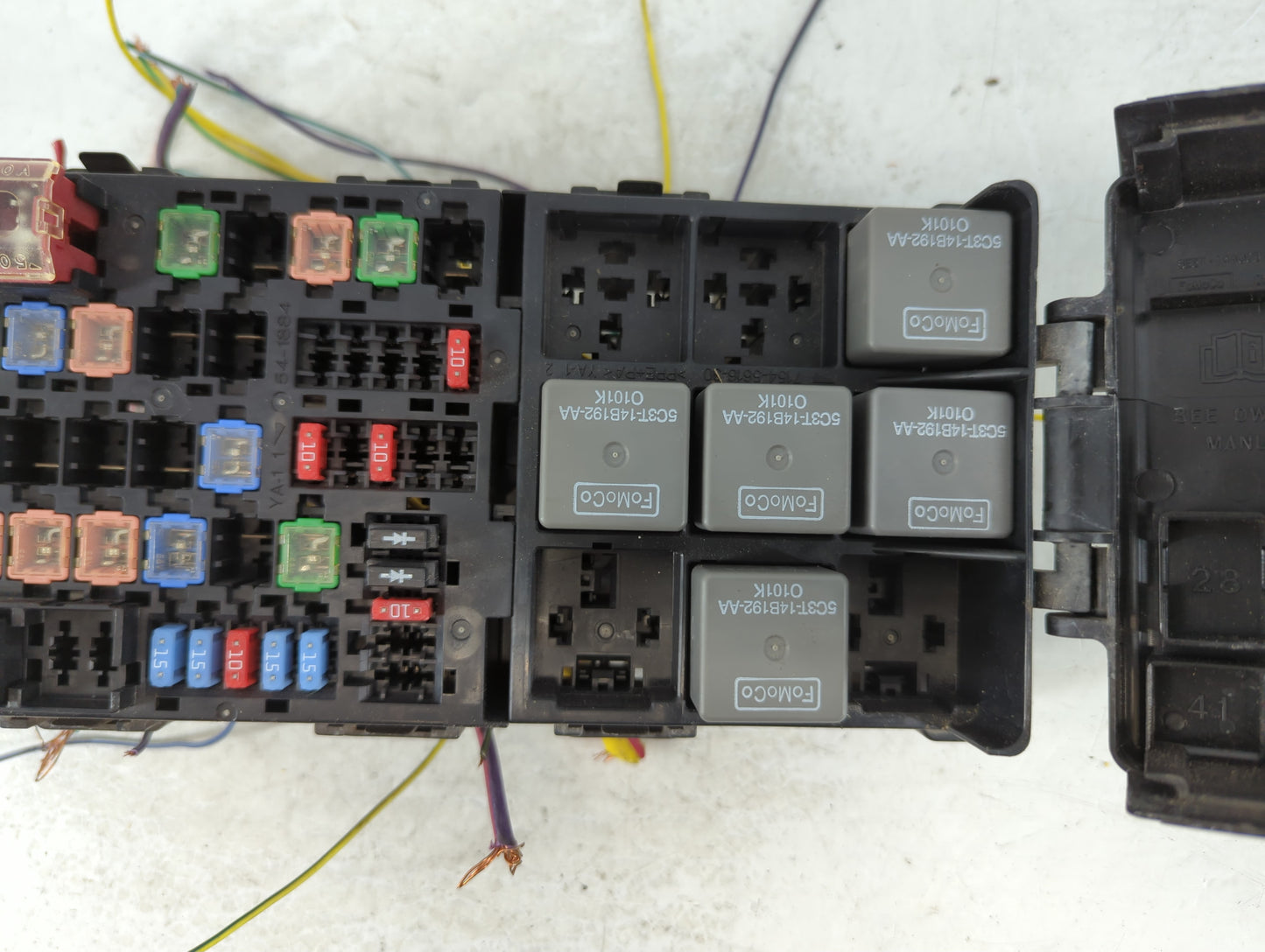 2010-2012 Ford Fusion Fusebox Fuse Box Panel Relay Module P/N:BE5T-14290-E Fits Fits 2010 2011 2012 OEM Used Auto Parts - Oemusedautoparts1.com