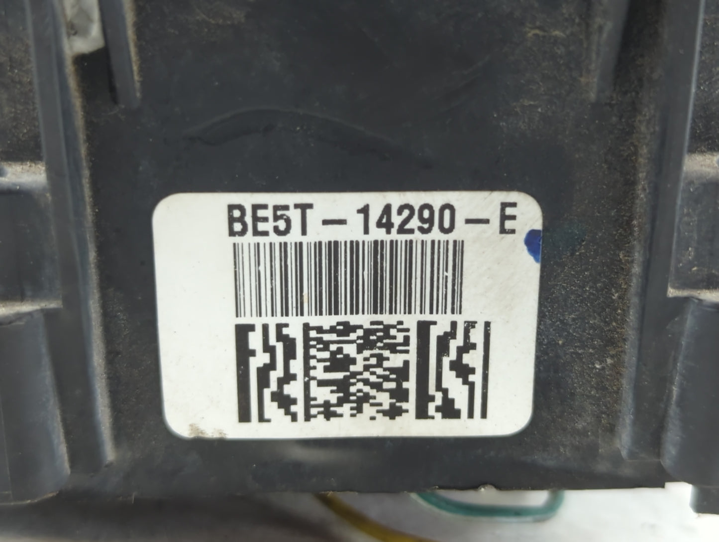 2010-2012 Ford Fusion Fusebox Fuse Box Panel Relay Module P/N:BE5T-14290-E Fits Fits 2010 2011 2012 OEM Used Auto Parts - Oemusedautoparts1.com