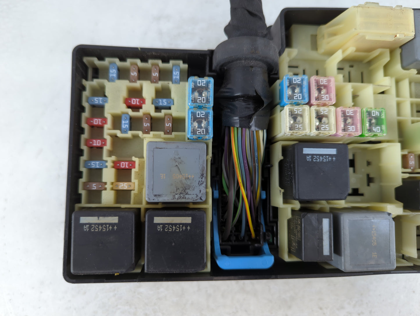 2013-2016 Ford Escape Fusebox Fuse Box Panel Relay Module P/N:AV6T-14A142-AB AV6T-14A067-AD Fits Fits 2013 2014 2015 2016 OEM Used Auto Parts - Oemusedautoparts1.com