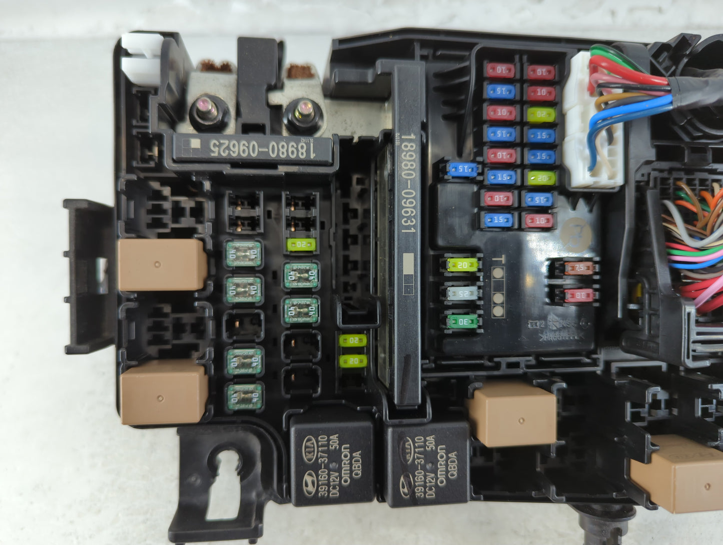 2020-2021 Kia Soul Fusebox Fuse Box Panel Relay Module P/N:91240-K0341 Fits Fits 2020 2021 OEM Used Auto Parts - Oemusedautoparts1.com