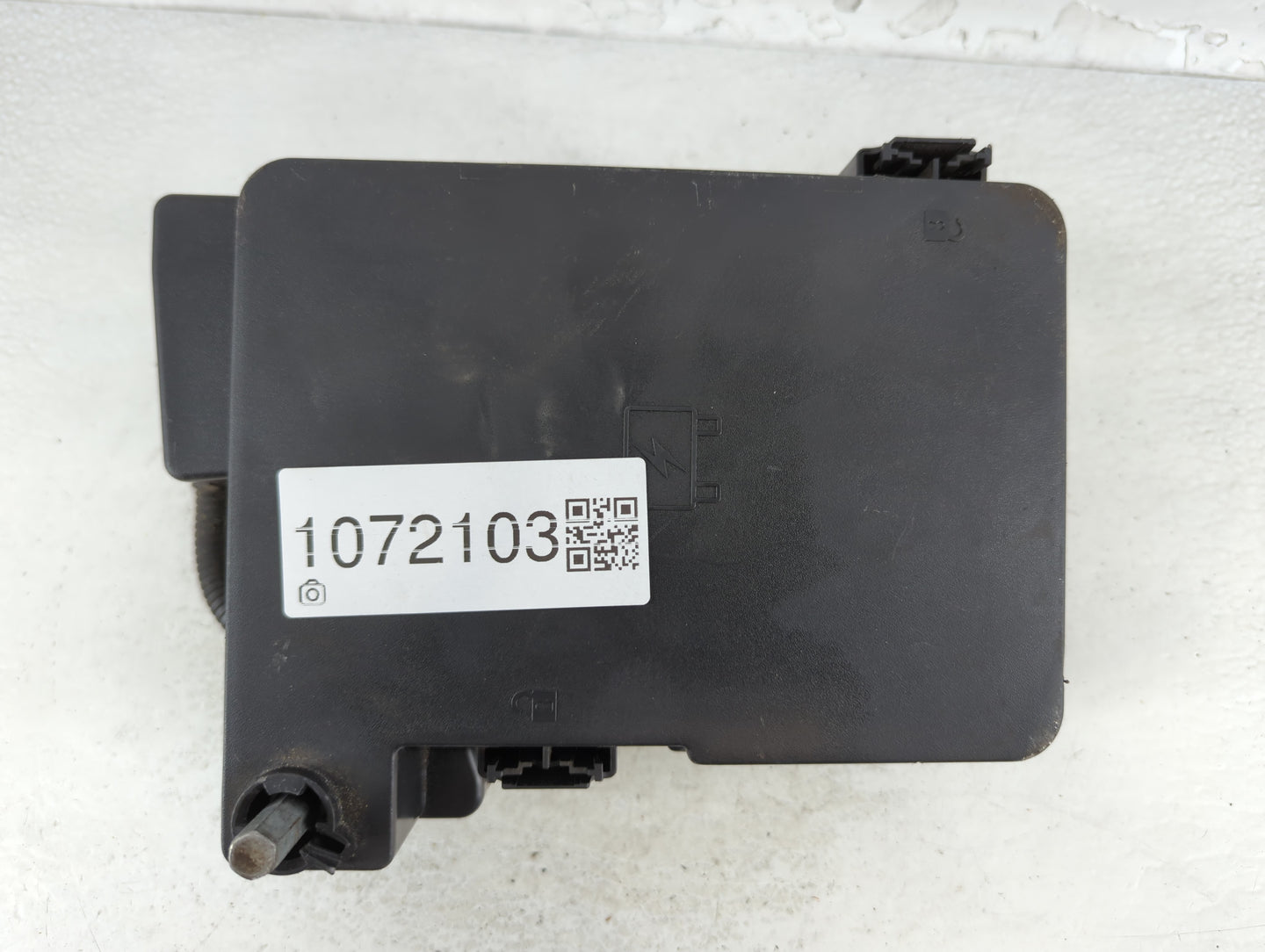 2013-2016 Chevrolet Equinox Fusebox Fuse Box Panel Relay Module Fits Fits 2013 2014 2015 2016 OEM Used Auto Parts - Oemusedautoparts1.com