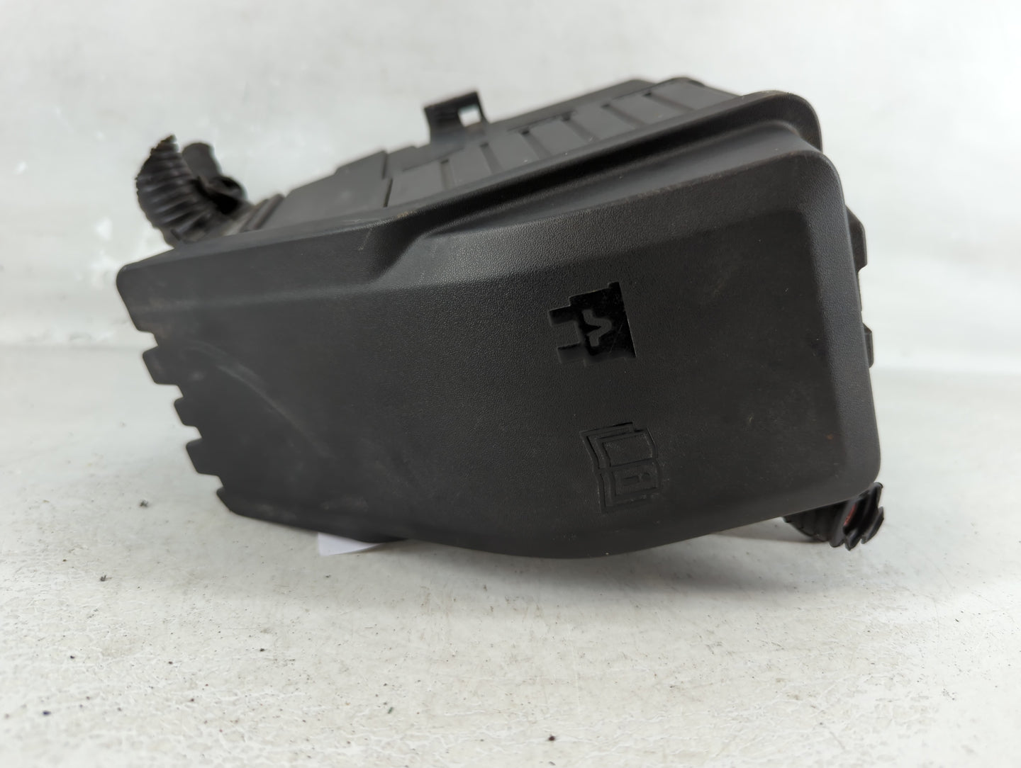 2012-2014 Volvo S60 Fusebox Fuse Box Panel Relay Module P/N:31346538 6G9T-14A079 Fits Fits 2011 2012 2013 2014 OEM Used Auto Parts - Oemusedautoparts1.com