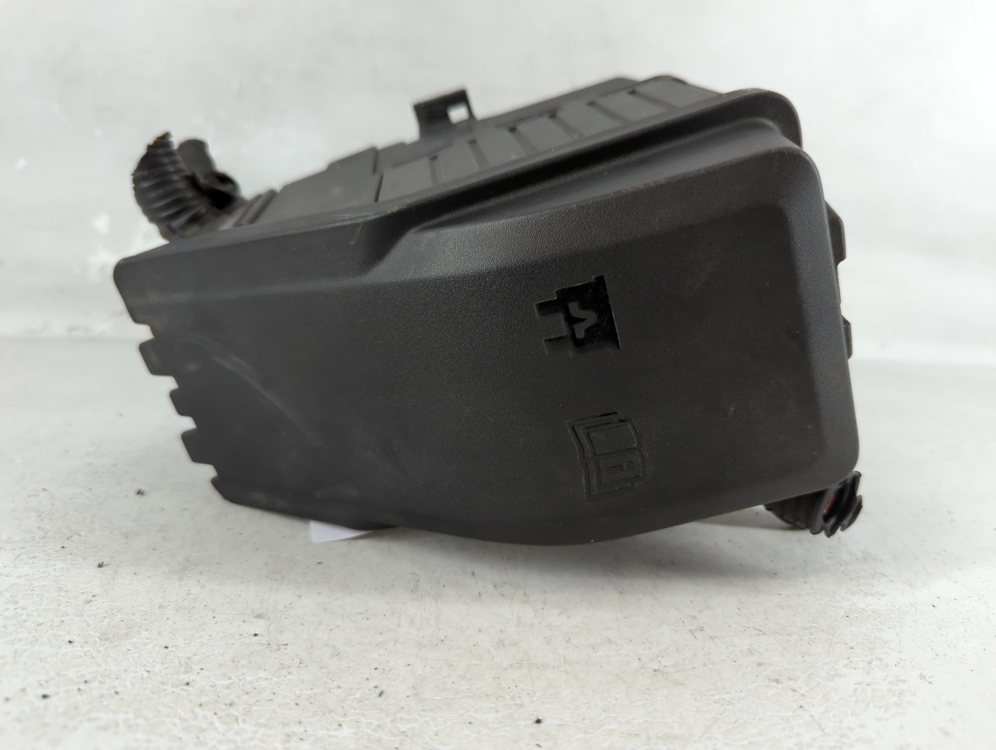2012-2014 Volvo S60 Fusebox Fuse Box Panel Relay Module P/N:31346538 6G9T-14A079 Fits Fits 2011 2012 2013 2014 OEM Used Auto Parts - Oemusedautoparts1.com