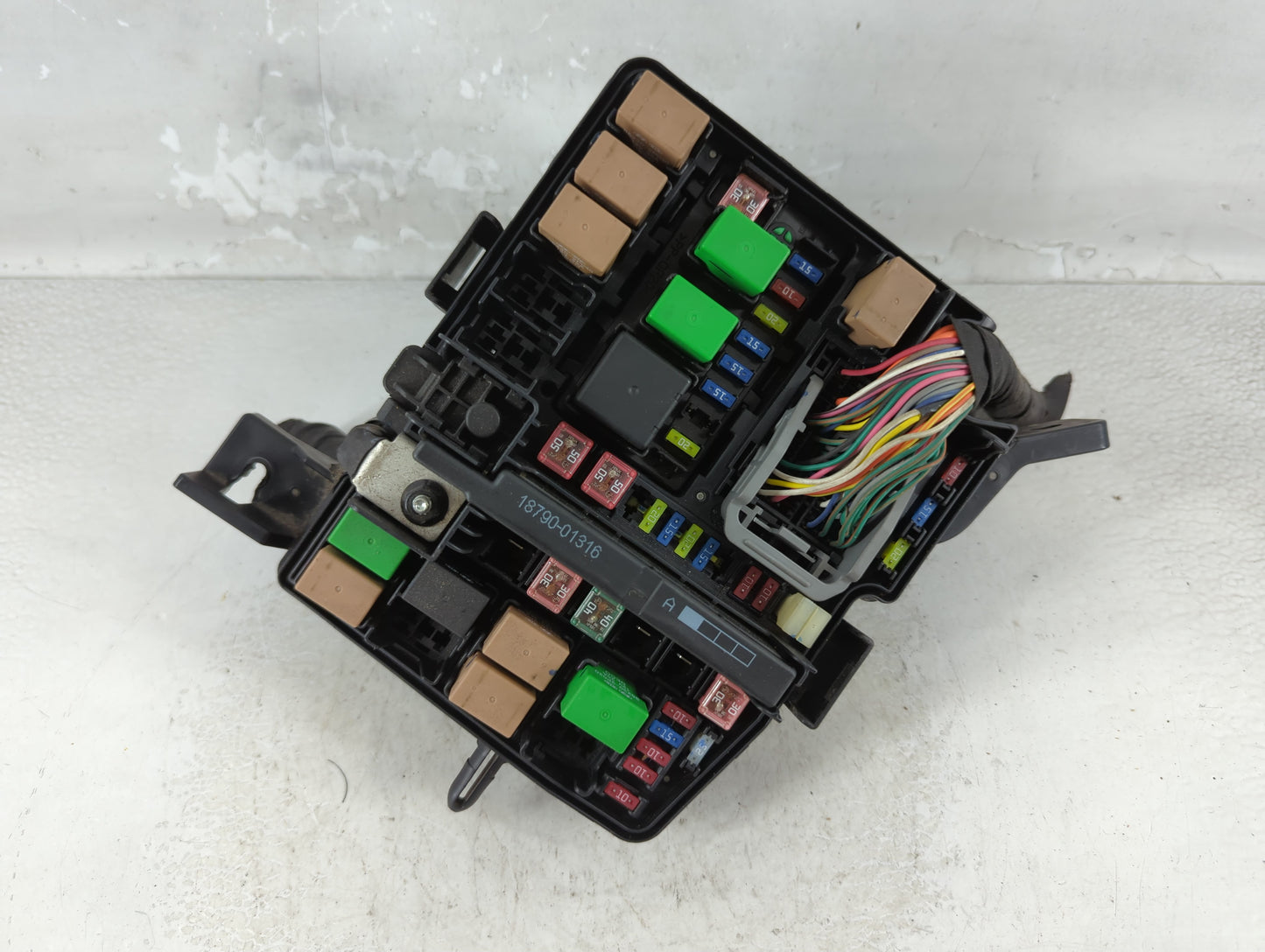 2011-2014 Hyundai Sonata Fusebox Fuse Box Panel Relay Module P/N:91950-3S712 Fits Fits 2011 2012 2013 2014 OEM Used Auto Parts - Oemusedautoparts1.com