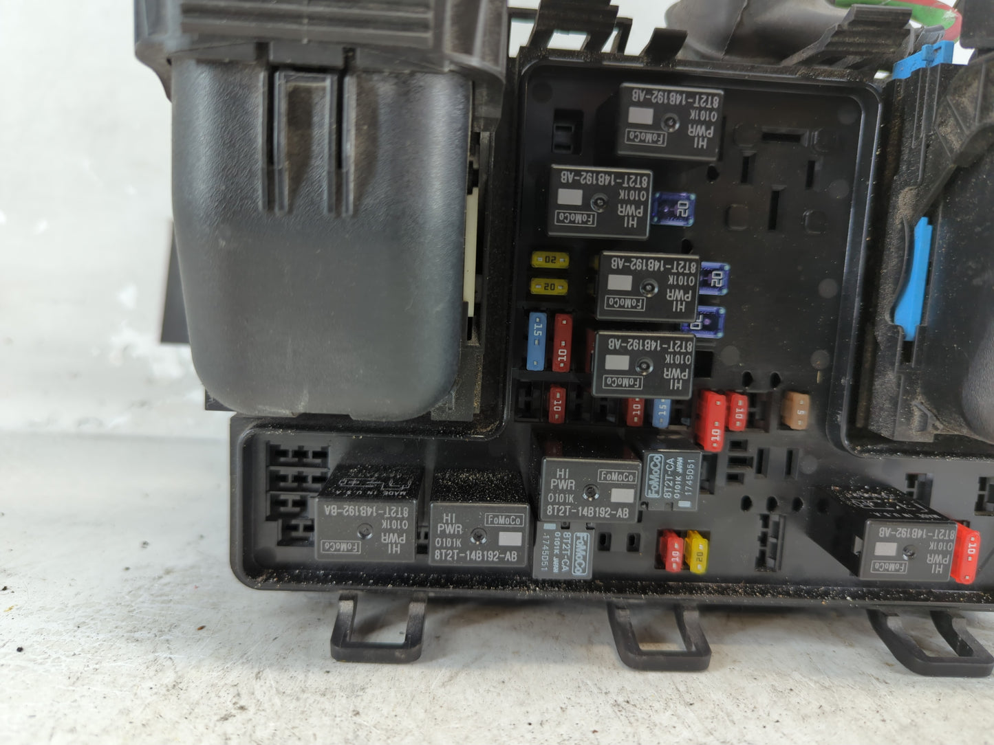 2015-2016 Ford Fusion Fusebox Fuse Box Panel Relay Module P/N:G2GT 14A075 AA Fits Fits 2015 2016 OEM Used Auto Parts - Oemusedautoparts1.com