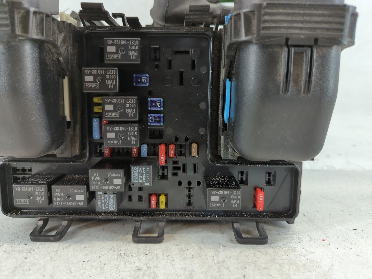2015-2016 Ford Fusion Fusebox Fuse Box Panel Relay Module P/N:G2GT 14A075 AA Fits Fits 2015 2016 OEM Used Auto Parts - Oemusedautoparts1.com