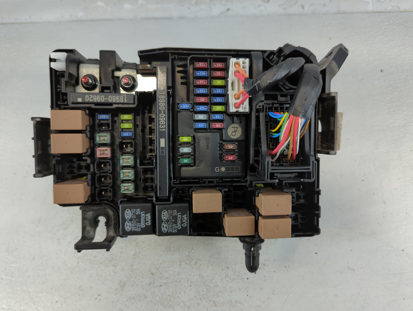 2019-2020 Hyundai Veloster Fusebox Fuse Box Panel Relay Module P/N:91225 J3111 Fits Fits 2019 2020 OEM Used Auto Parts - Oemusedautoparts1.com