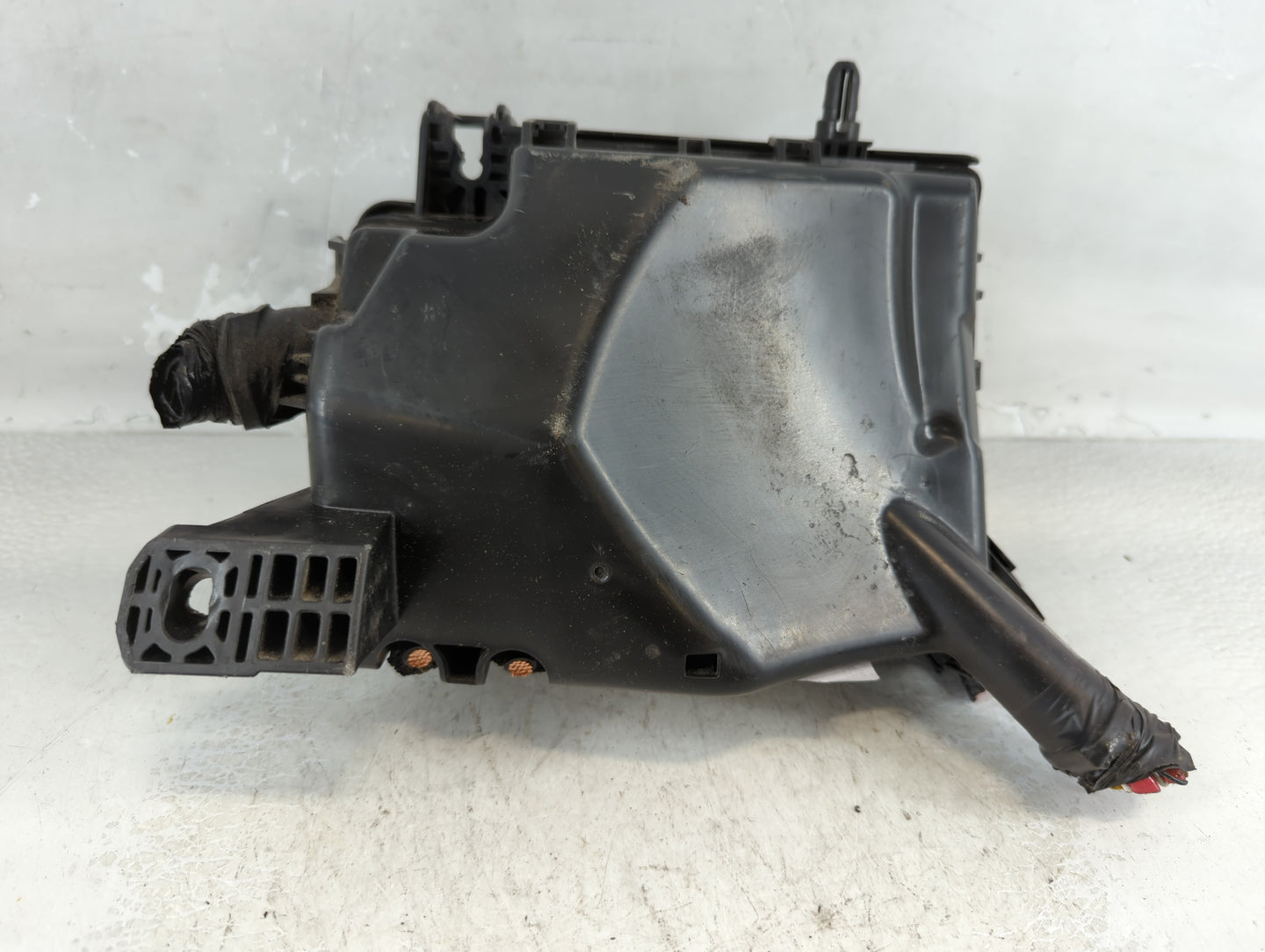 2019-2020 Hyundai Veloster Fusebox Fuse Box Panel Relay Module P/N:91225 J3111 Fits Fits 2019 2020 OEM Used Auto Parts - Oemusedautoparts1.com