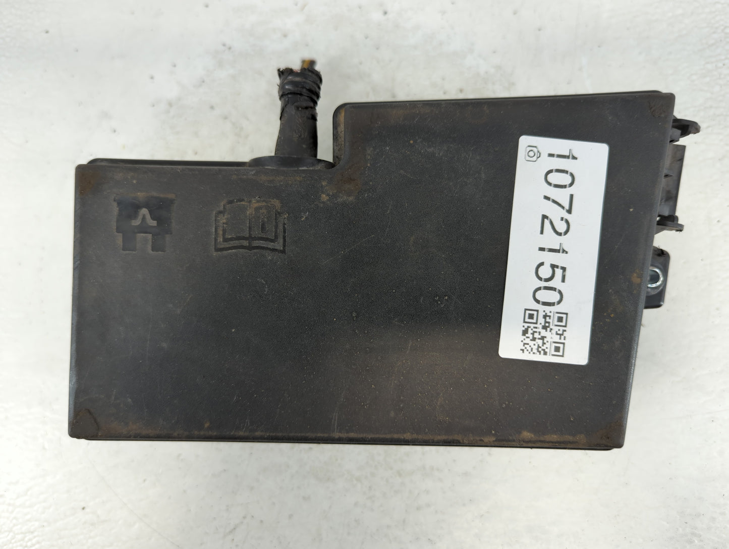 2004-2009 Mazda 3 Fusebox Fuse Box Panel Relay Module P/N:518818109 Fits Fits 2004 2005 2006 2007 2008 2009 OEM Used Auto Parts