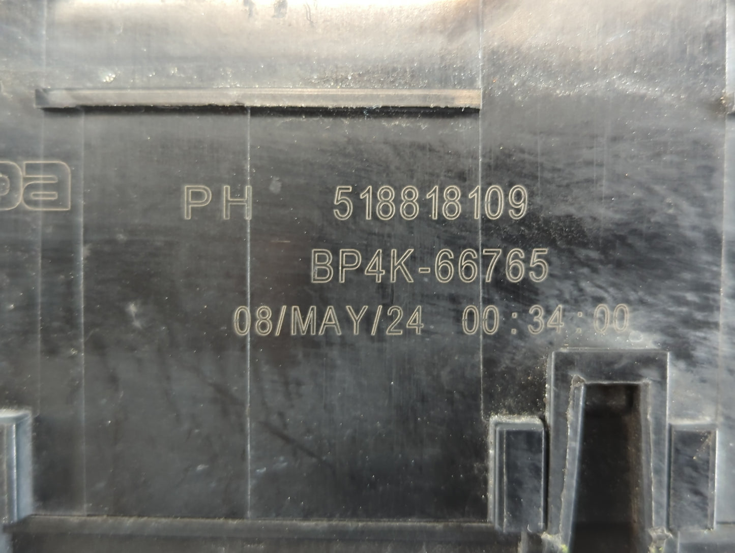 2004-2009 Mazda 3 Fusebox Fuse Box Panel Relay Module P/N:518818109 Fits Fits 2004 2005 2006 2007 2008 2009 OEM Used Auto Parts