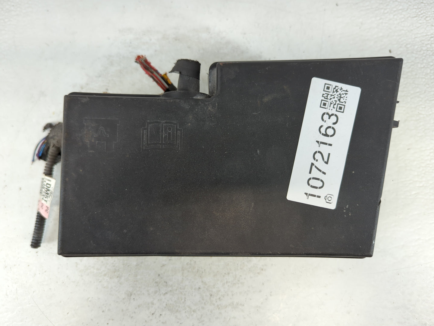 2012-2014 Ford Focus Fusebox Fuse Box Panel Relay Module P/N:AV6T-14A067-AC E02345500, AV6T-14A067-AD Fits Fits 2012 2013 2014 OEM Used Auto Parts - Oemusedautoparts1.com