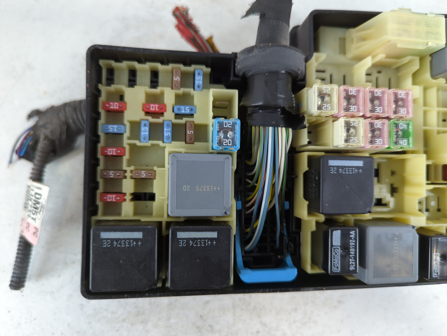 2012-2014 Ford Focus Fusebox Fuse Box Panel Relay Module P/N:AV6T-14A067-AC E02345500, AV6T-14A067-AD Fits Fits 2012 2013 2014 OEM Used Auto Parts - Oemusedautoparts1.com
