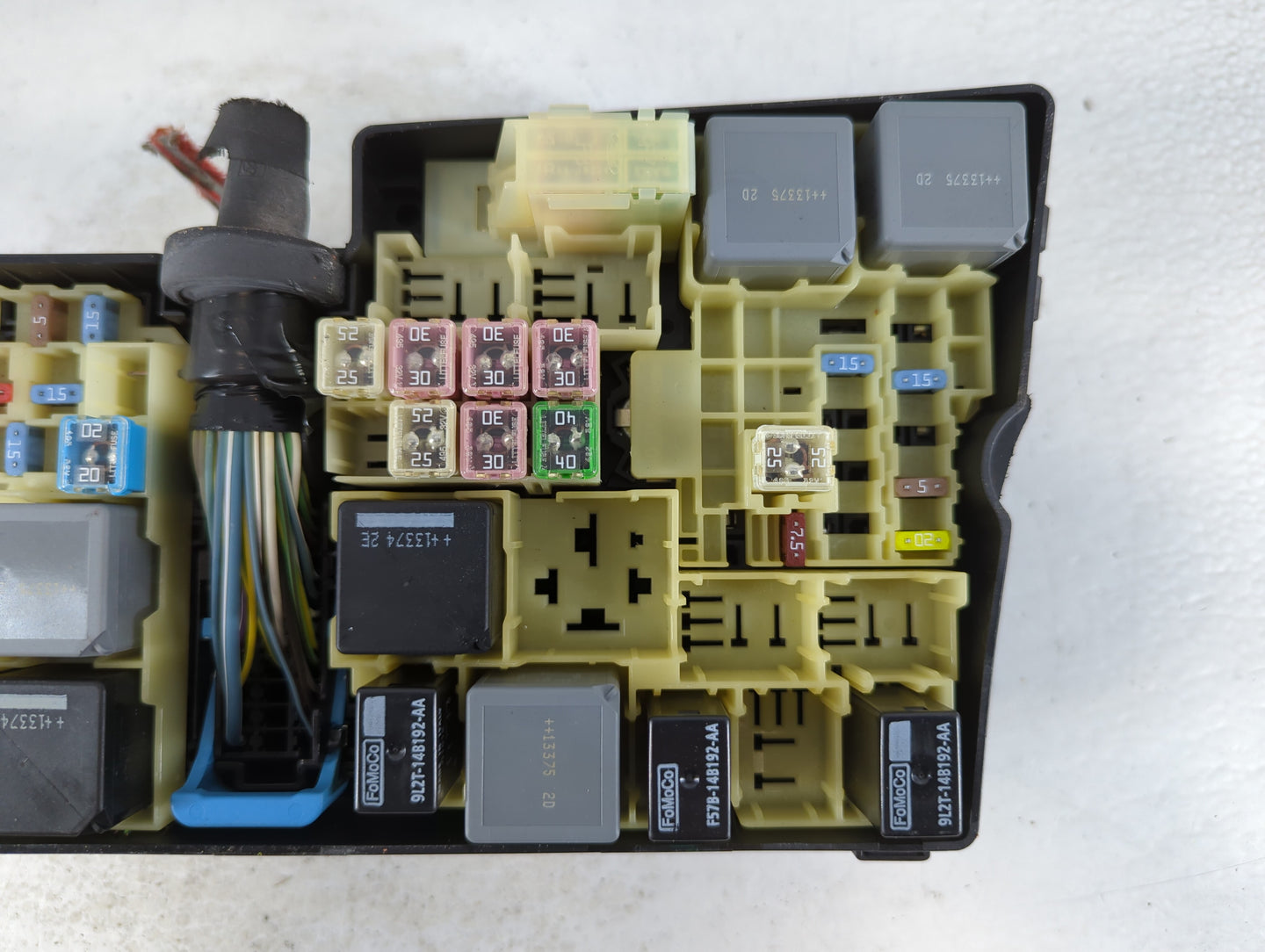 2012-2014 Ford Focus Fusebox Fuse Box Panel Relay Module P/N:AV6T-14A067-AC E02345500, AV6T-14A067-AD Fits Fits 2012 2013 2014 OEM Used Auto Parts - Oemusedautoparts1.com