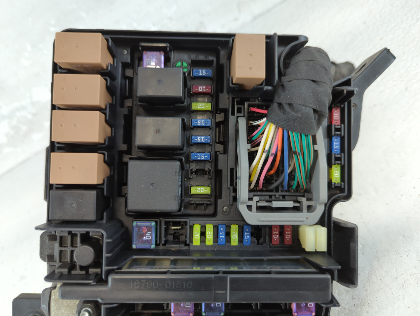 2011-2014 Hyundai Sonata Fusebox Fuse Box Panel Relay Module P/N:91950-3S710 Fits Fits 2011 2012 2013 2014 OEM Used Auto Parts - Oemusedautoparts1.com