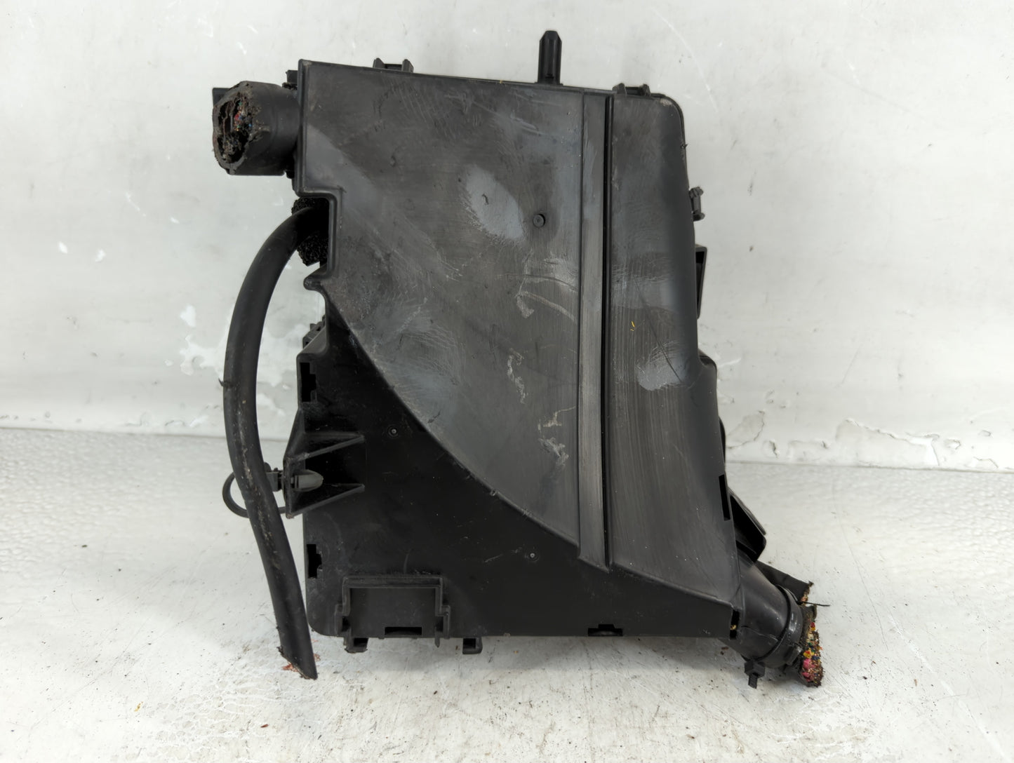 2011-2014 Hyundai Sonata Fusebox Fuse Box Panel Relay Module P/N:91950-3S710 Fits Fits 2011 2012 2013 2014 OEM Used Auto Parts - Oemusedautoparts1.com