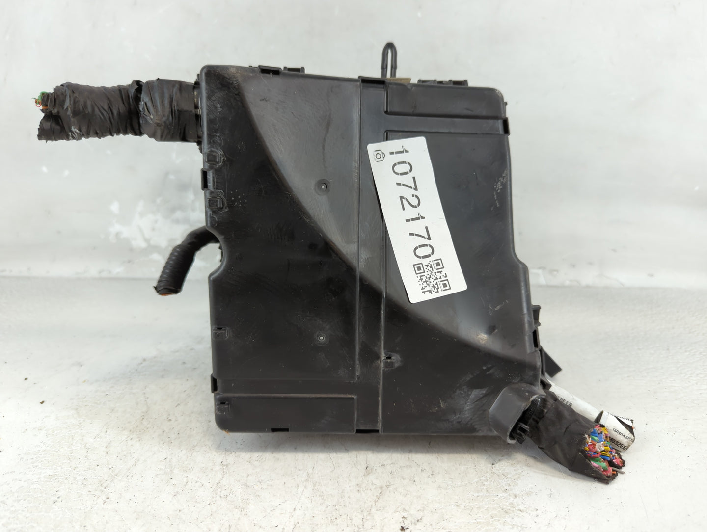 2014-2015 Kia Sorento Fusebox Fuse Box Panel Relay Module P/N:91941-2P520QQK Fits Fits 2014 2015 OEM Used Auto Parts - Oemusedautoparts1.com