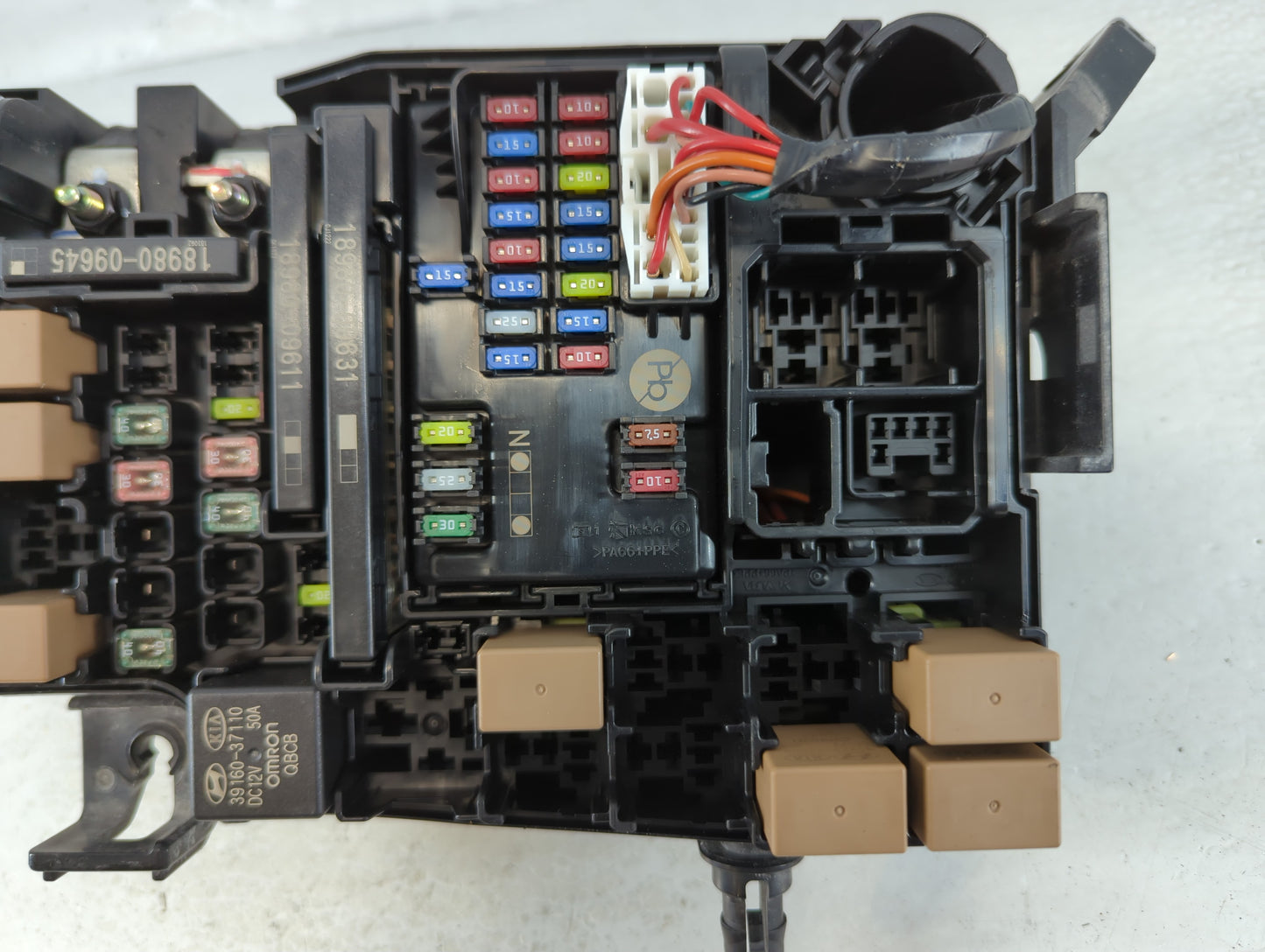 2021 Kia Forte Fusebox Fuse Box Panel Relay Module P/N:4220828012 P078LA52, 91431 M7052 Fits OEM Used Auto Parts