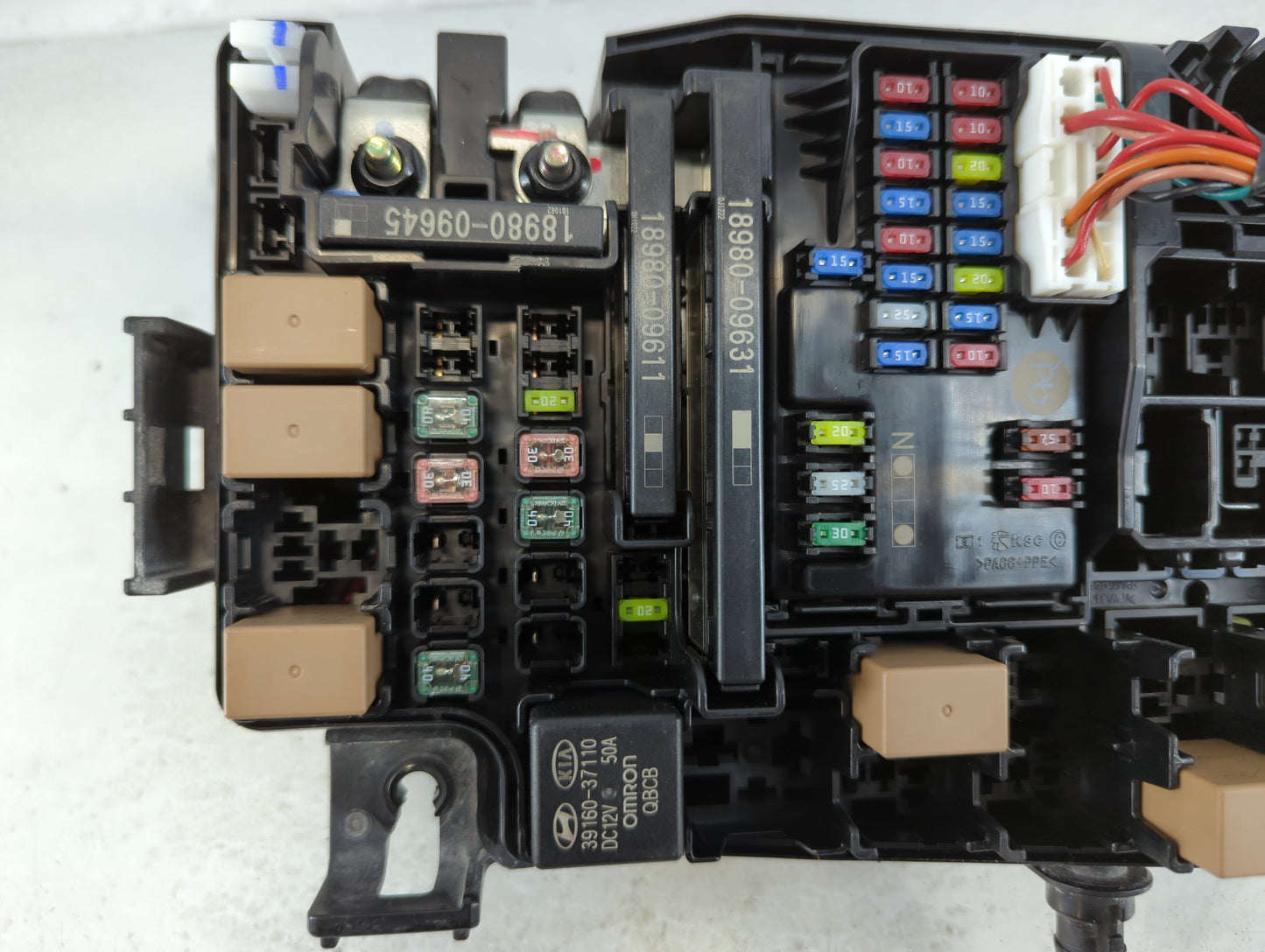 2021 Kia Forte Fusebox Fuse Box Panel Relay Module P/N:4220828012 P078LA52, 91431 M7052 Fits OEM Used Auto Parts