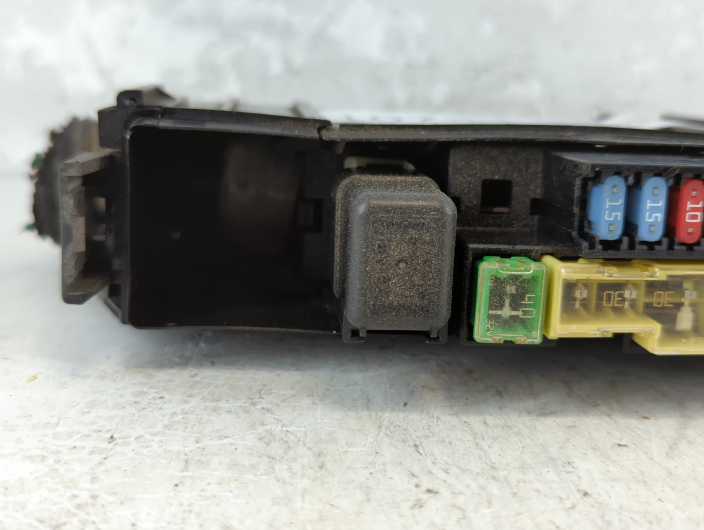 2013-2019 Nissan Sentra Fusebox Fuse Box Panel Relay Module P/N:24382 EW70B Fits Fits 2013 2014 2015 2016 2017 2018 2019 OEM Used Auto Parts - Oemusedautoparts1.com